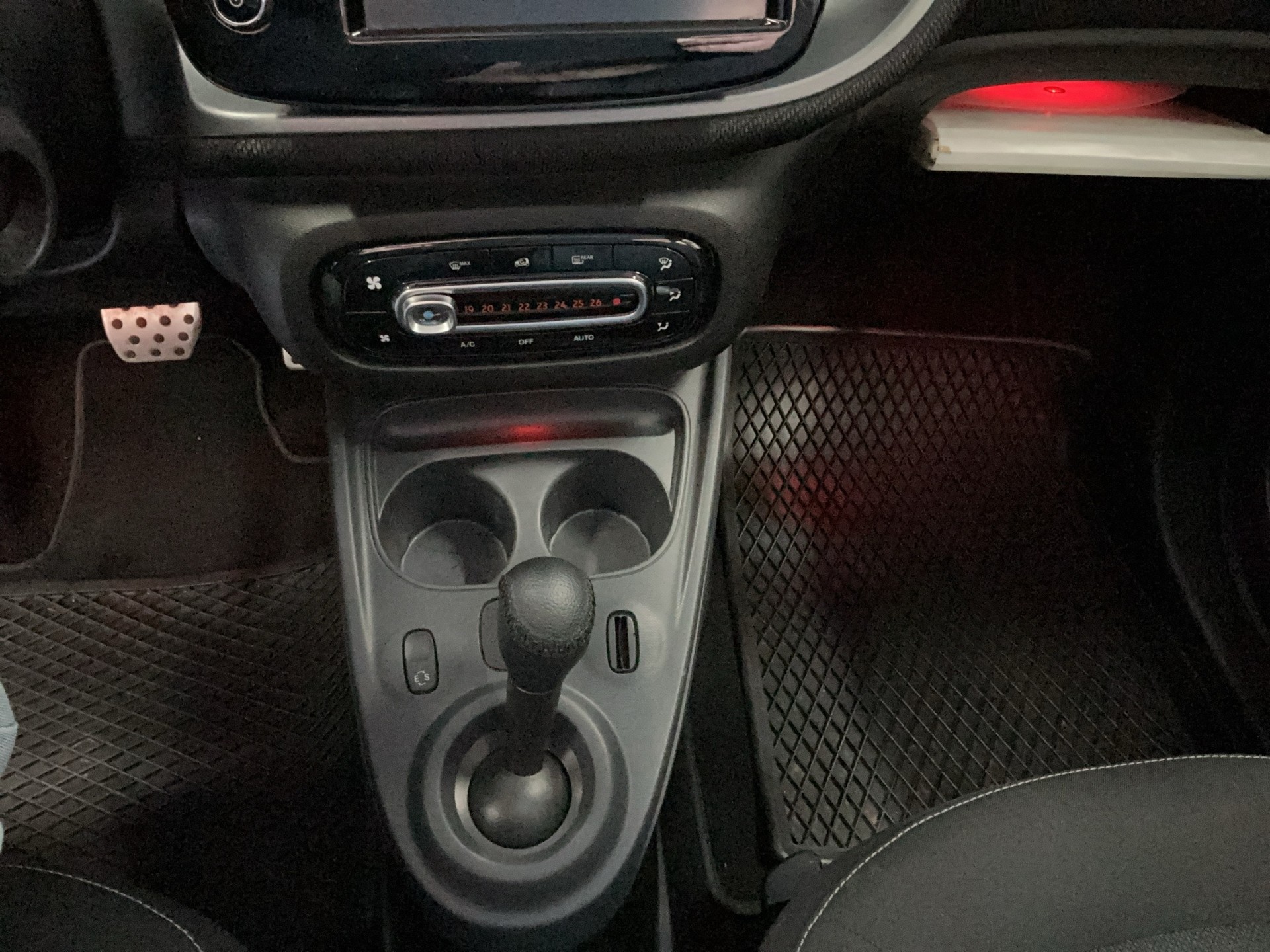 SMART forfour passion twinmatic-image-14