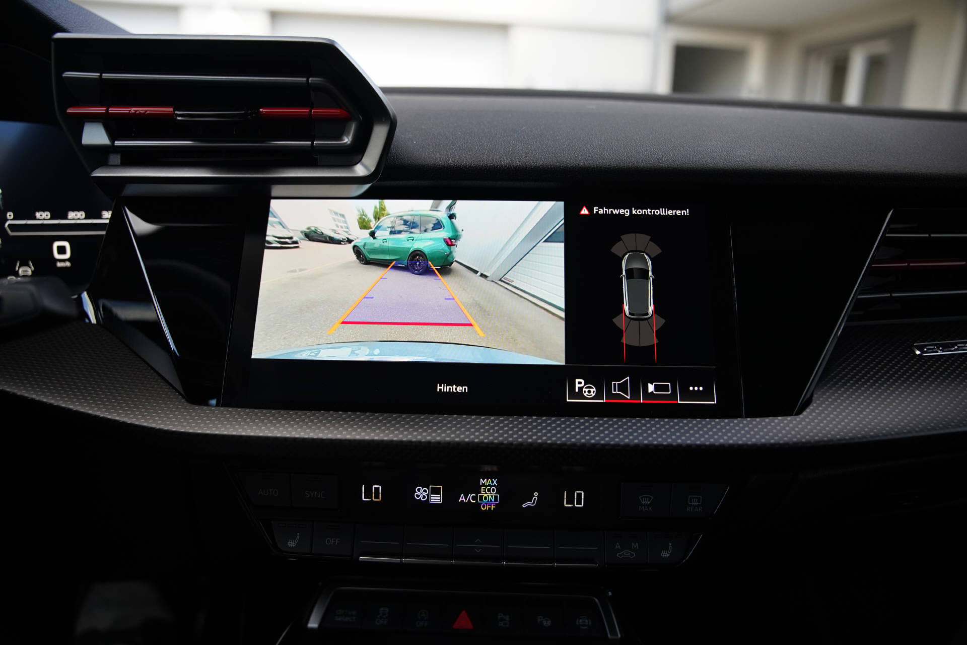 AUDI RS3 Sportback 2.5 TFSI quattro S-Tronic-image-15
