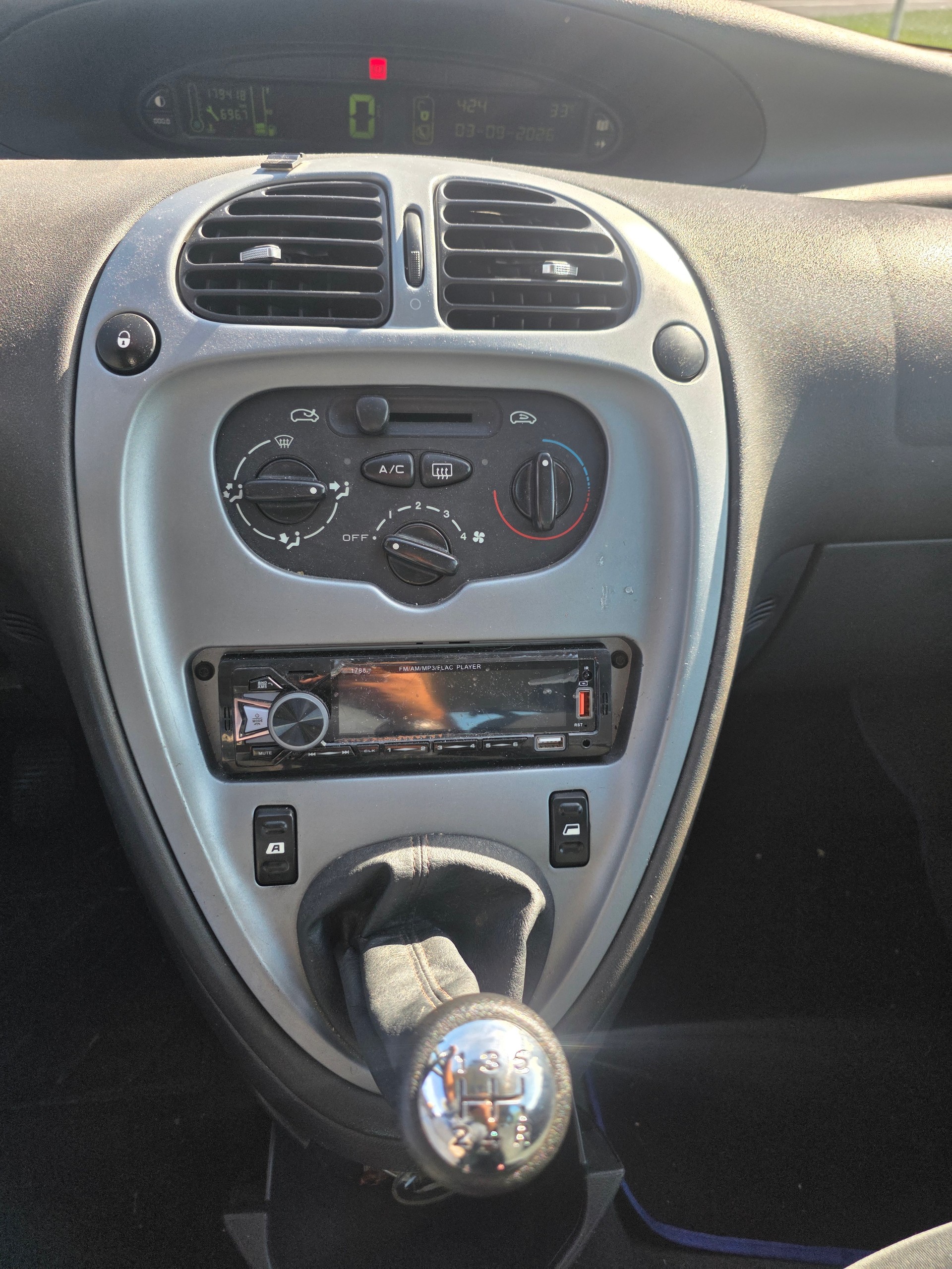 CITROEN Xsara Picasso 1.6i 16V Exclusive-image-8