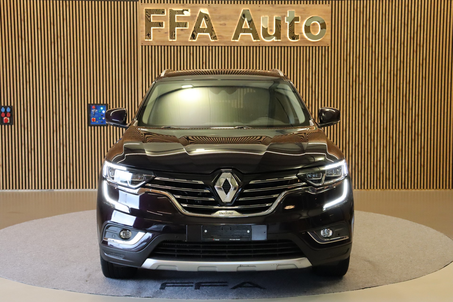 RENAULT Koleos 2.0 dCi Initiale X-Tronic 4WD-image-2