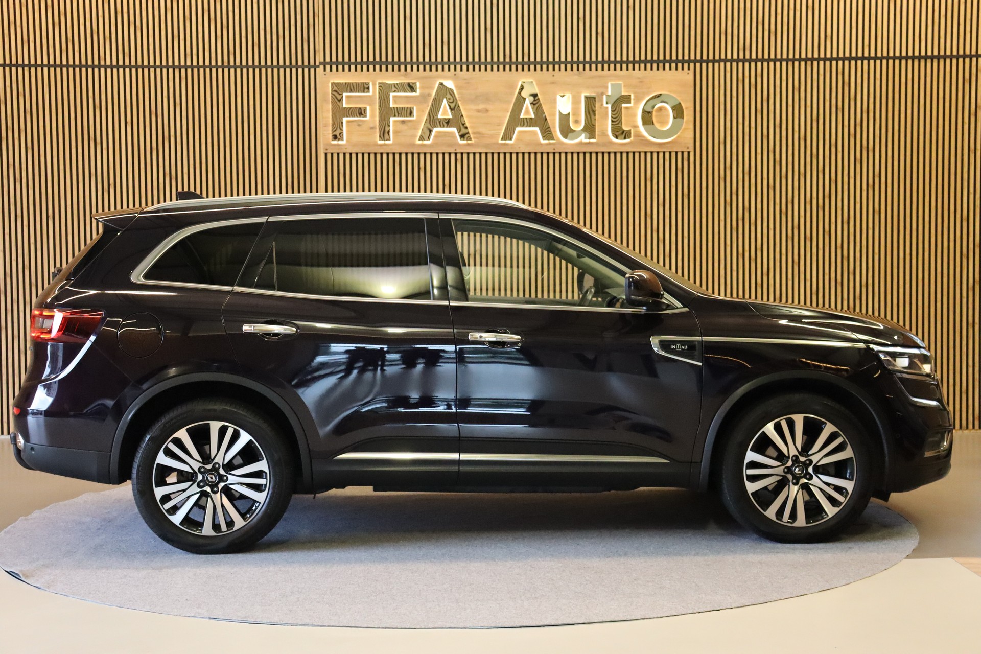 RENAULT Koleos 2.0 dCi Initiale X-Tronic 4WD-image-4