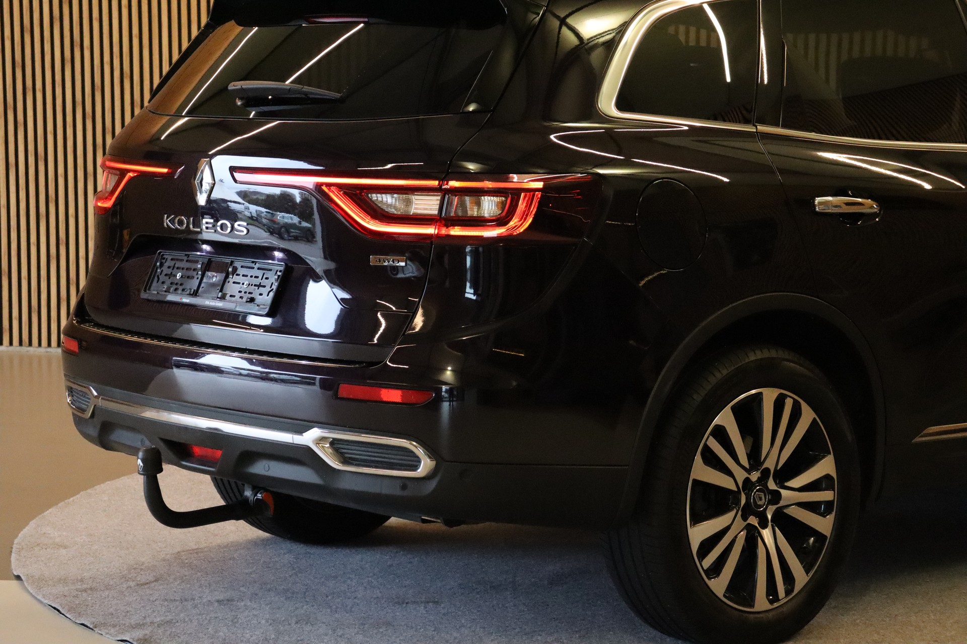 RENAULT Koleos 2.0 dCi Initiale X-Tronic 4WD-image-6
