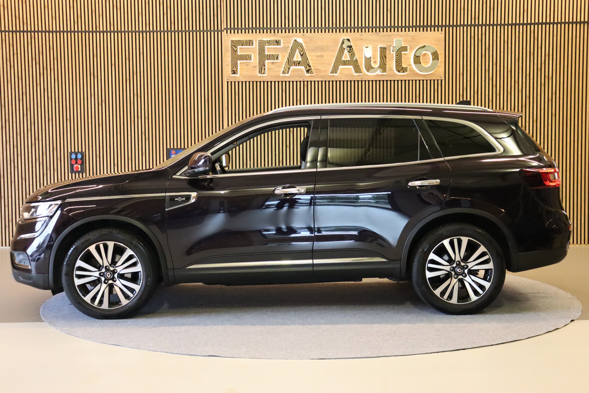 RENAULT Koleos 2.0 dCi Initiale X-Tronic 4WD-image-9
