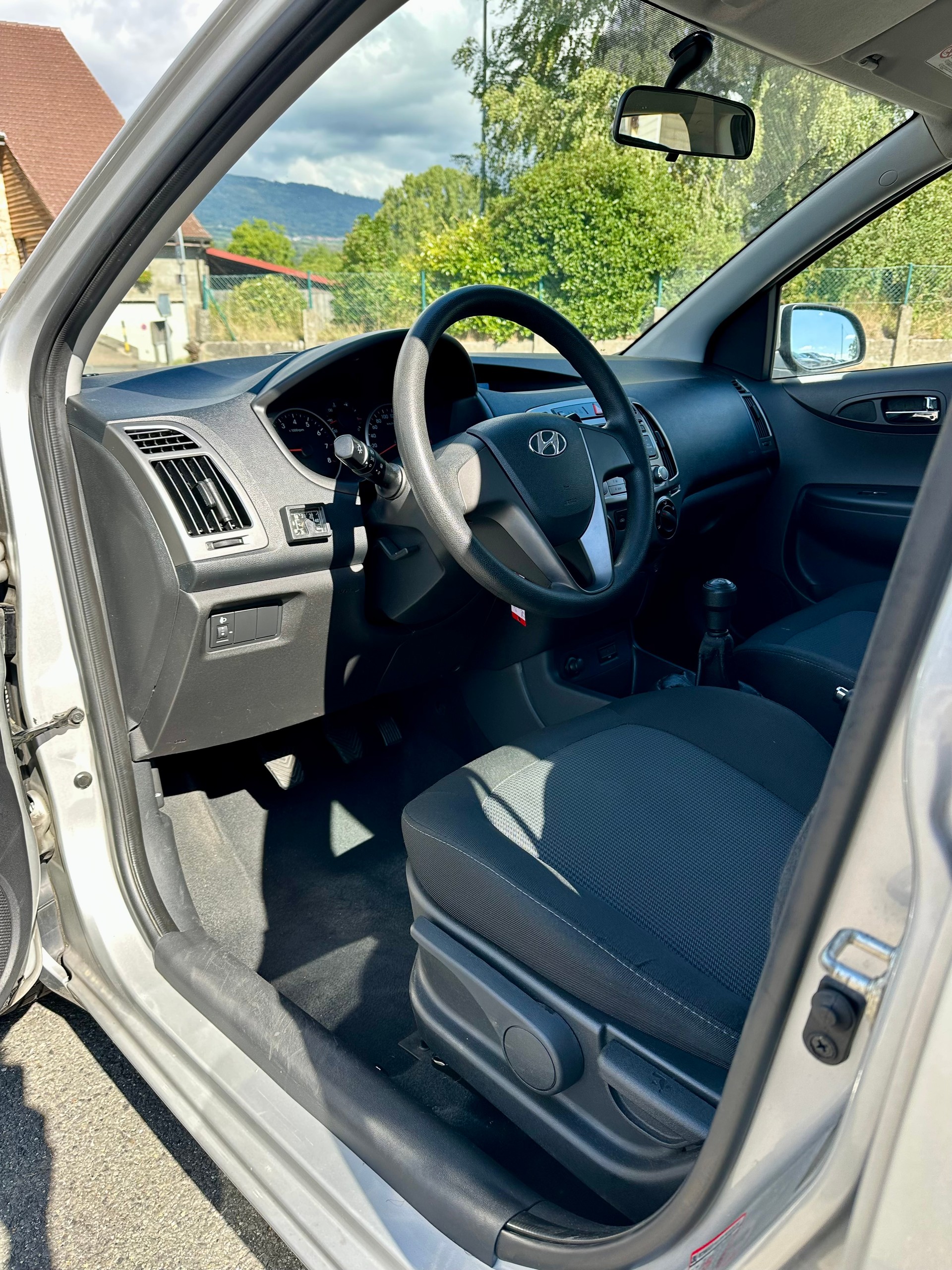 HYUNDAI i20 1.2 Comfort-image-9