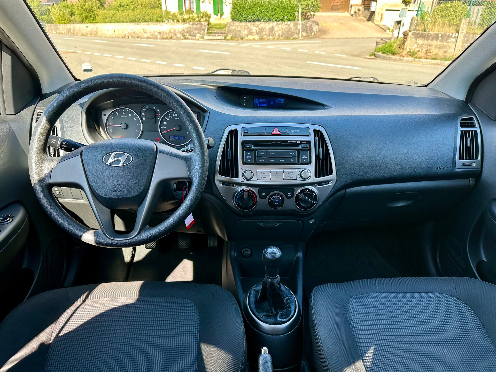 HYUNDAI i20 1.2 Comfort-image-8