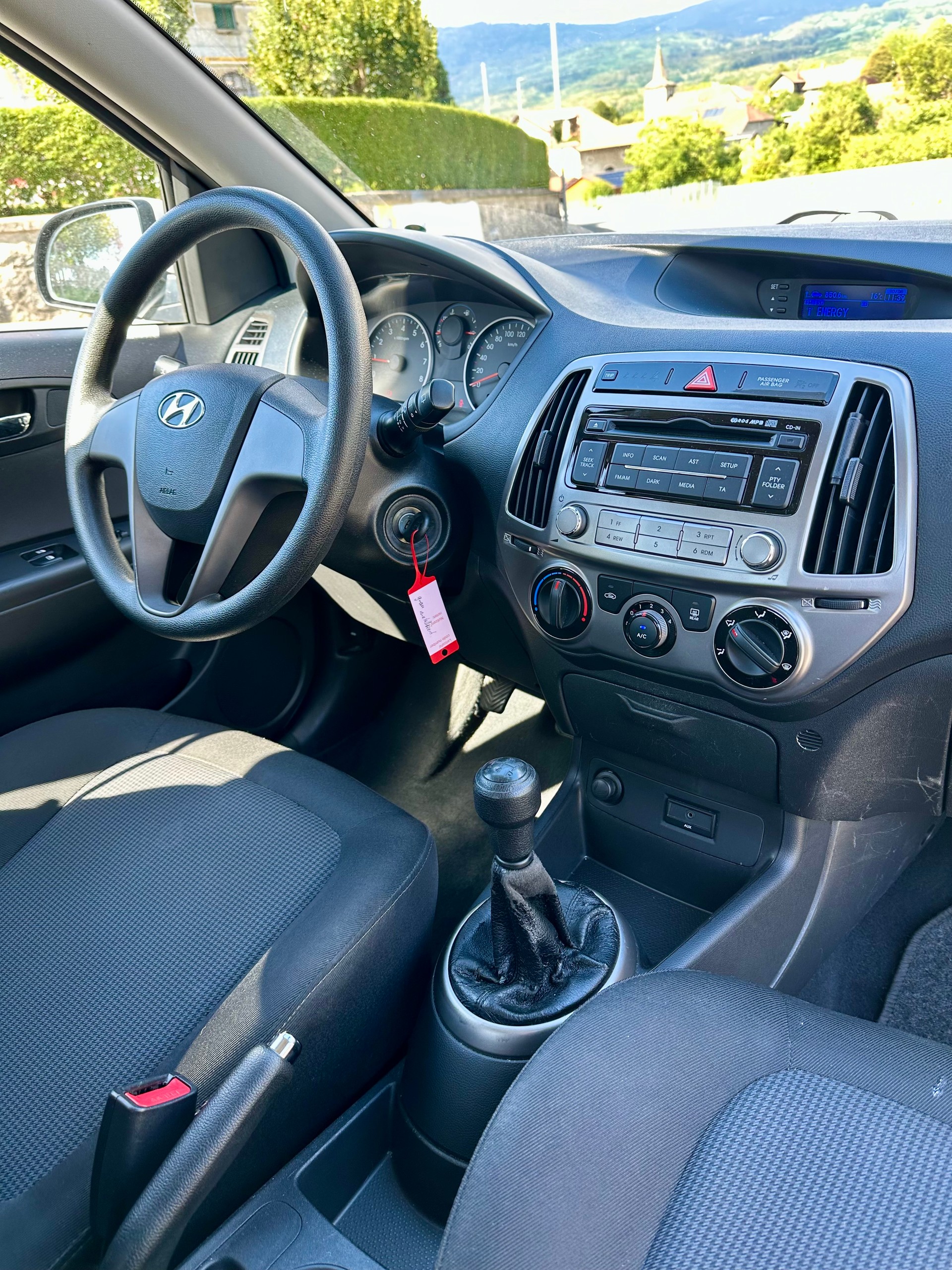 HYUNDAI i20 1.2 Comfort-image-10