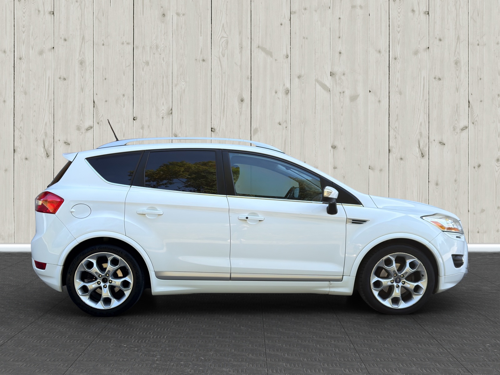 FORD Kuga 2.5 Turbo Titanium 4WD Automatic-image-7