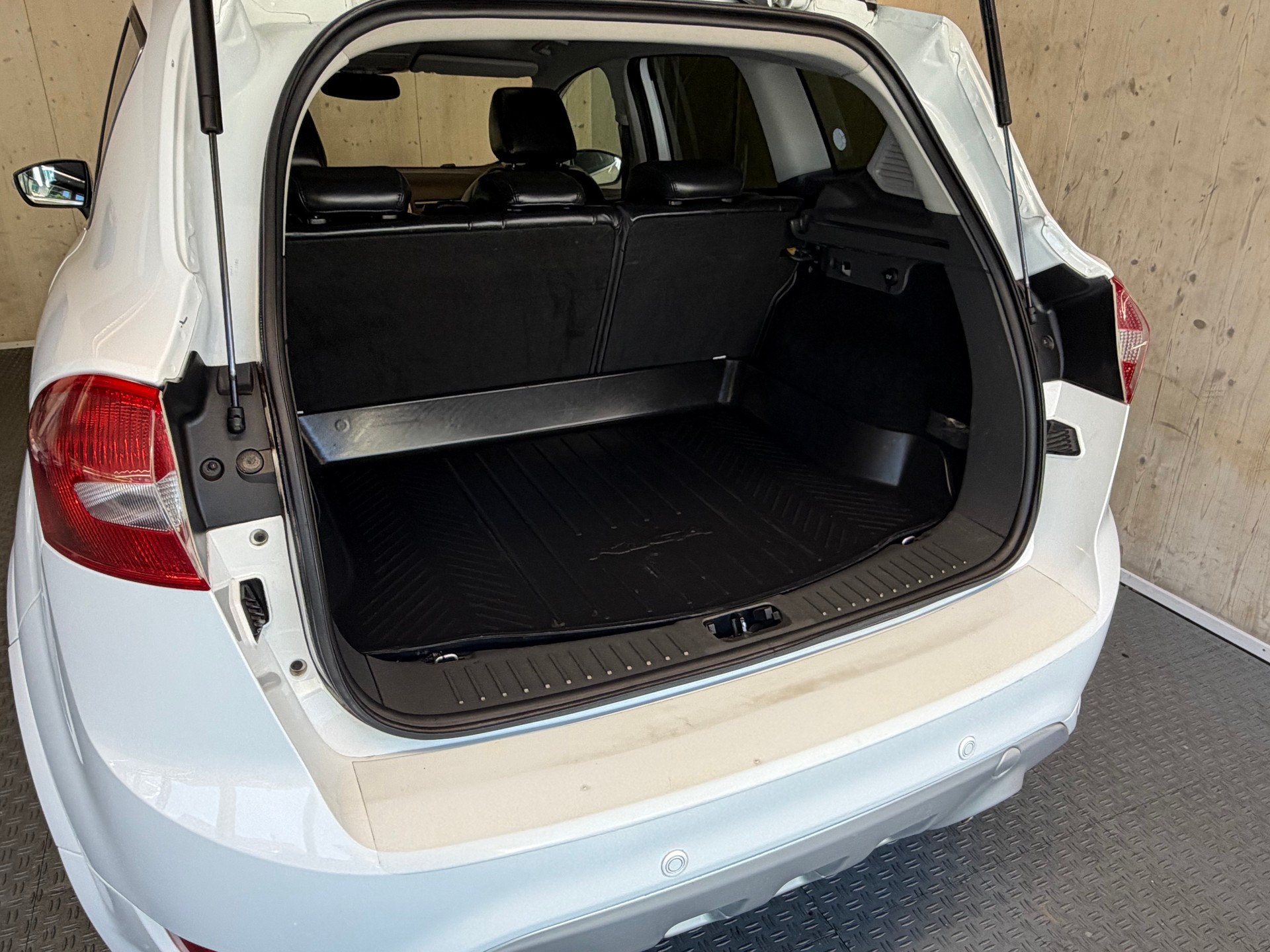 FORD Kuga 2.5 Turbo Titanium 4WD Automatic-image-14
