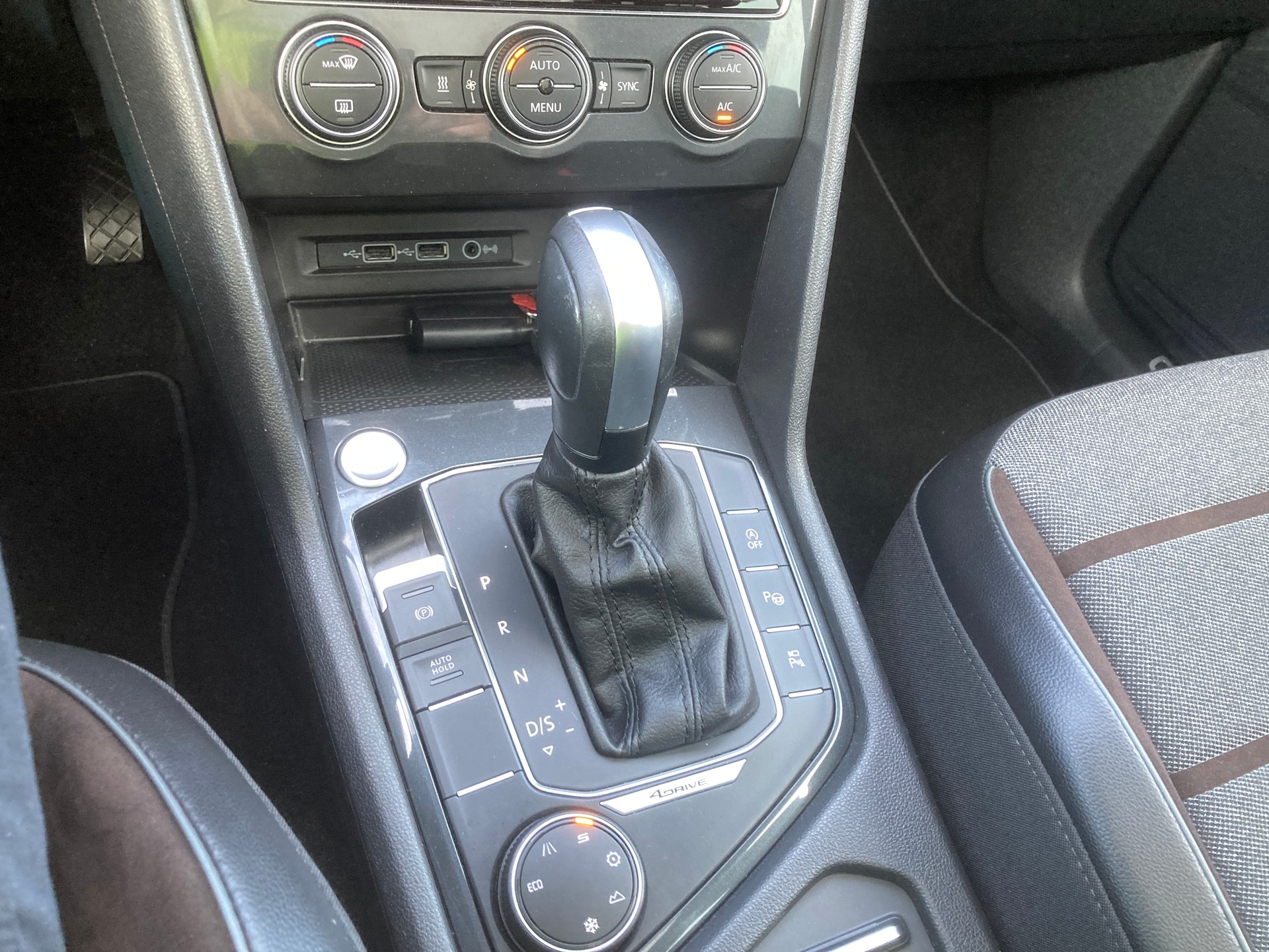 SEAT Tarraco 2.0 TSI 4Drive DSG Swiss FR mit Anhängerkupplung und Standheizung-image-13