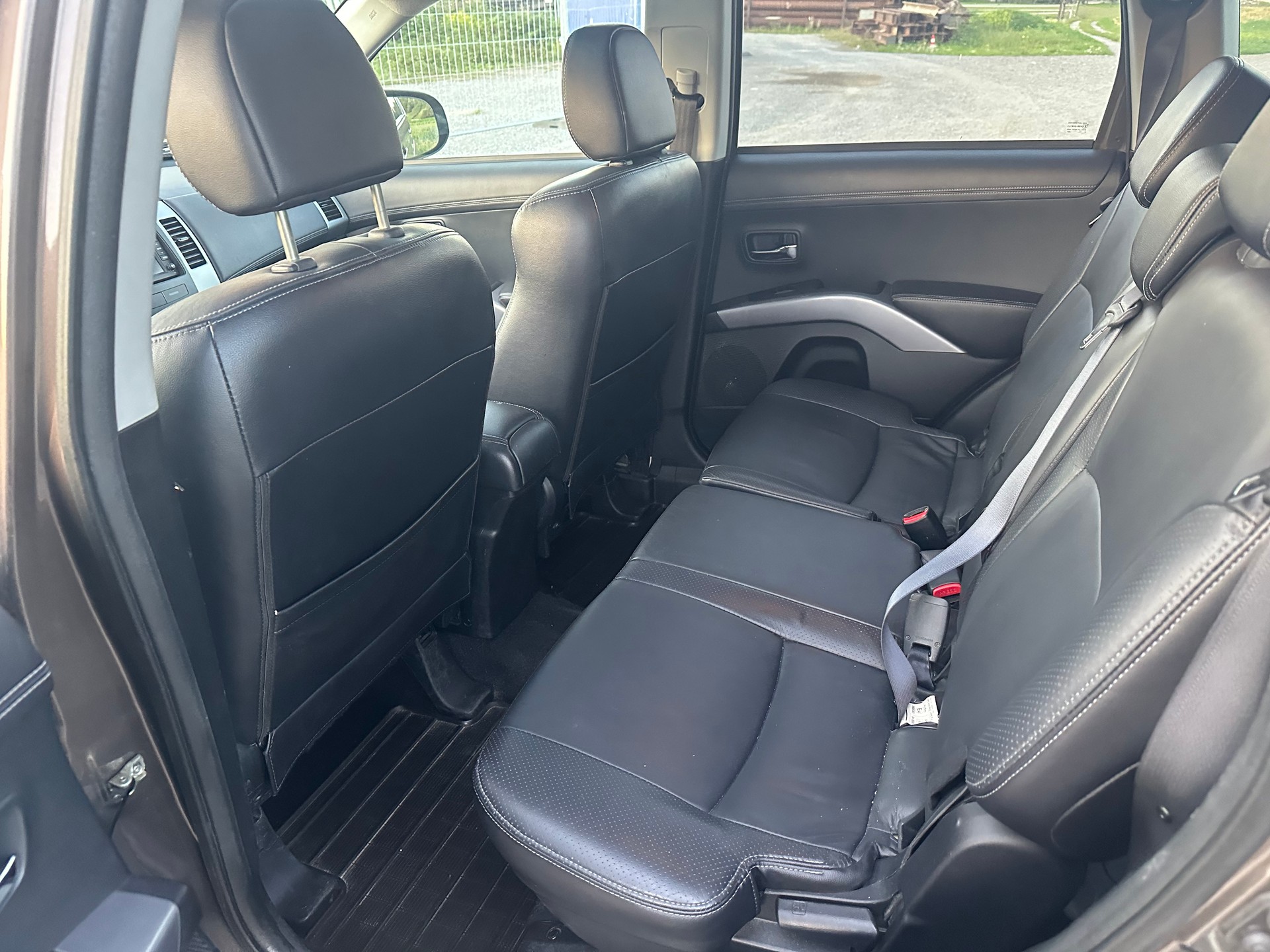 MITSUBISHI Outlander 2.2 DID Invite 4WD-image-11