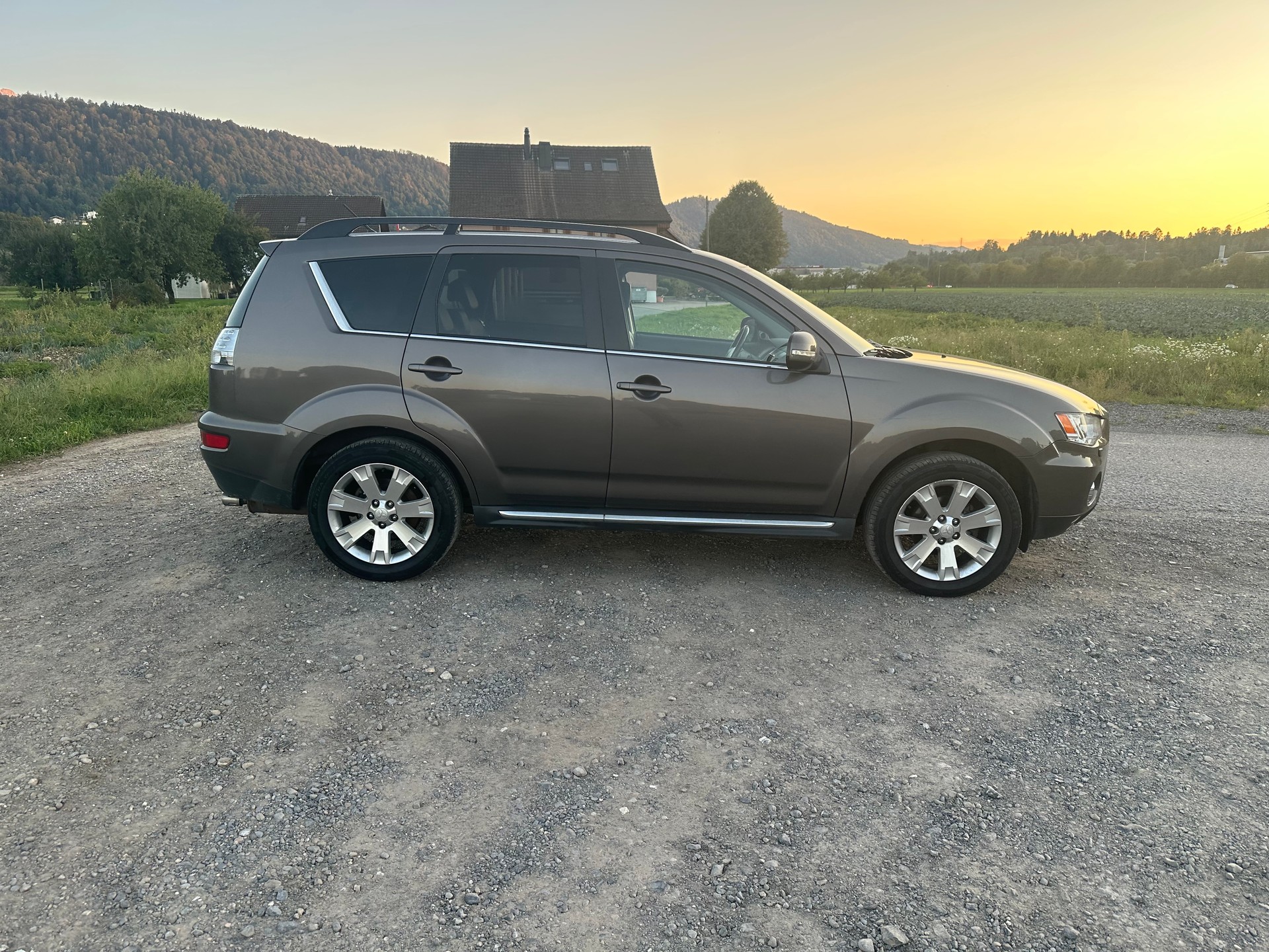 MITSUBISHI Outlander 2.2 DID Invite 4WD-image-4