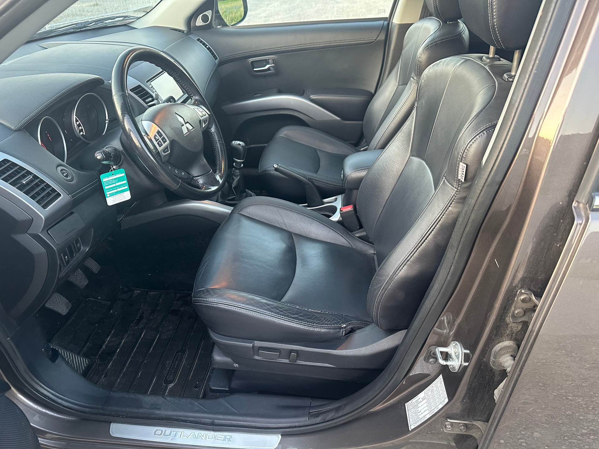 MITSUBISHI Outlander 2.2 DID Invite 4WD-image-9