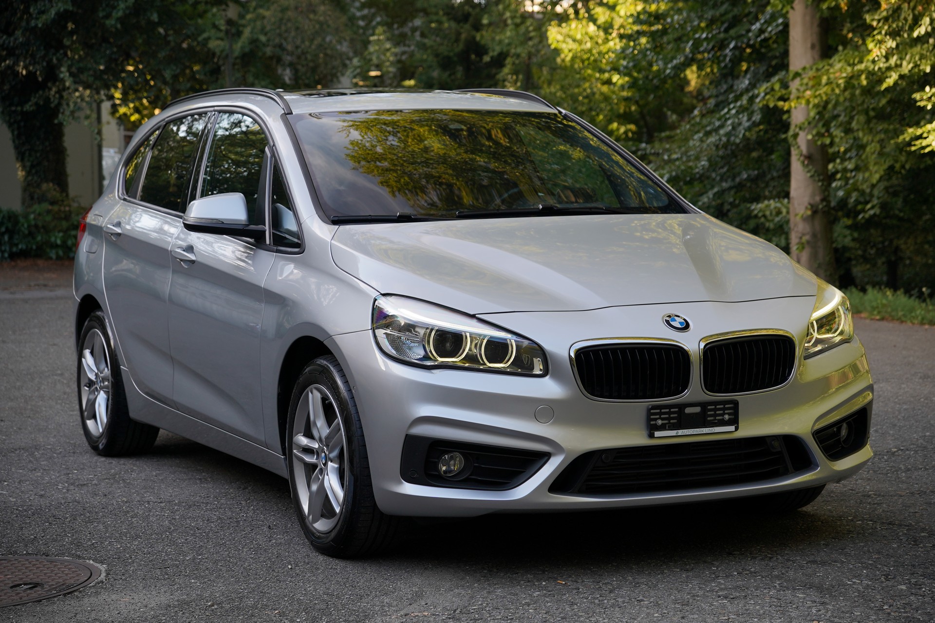 BMW 225i xDrive Active Tourer Steptronic-image-0