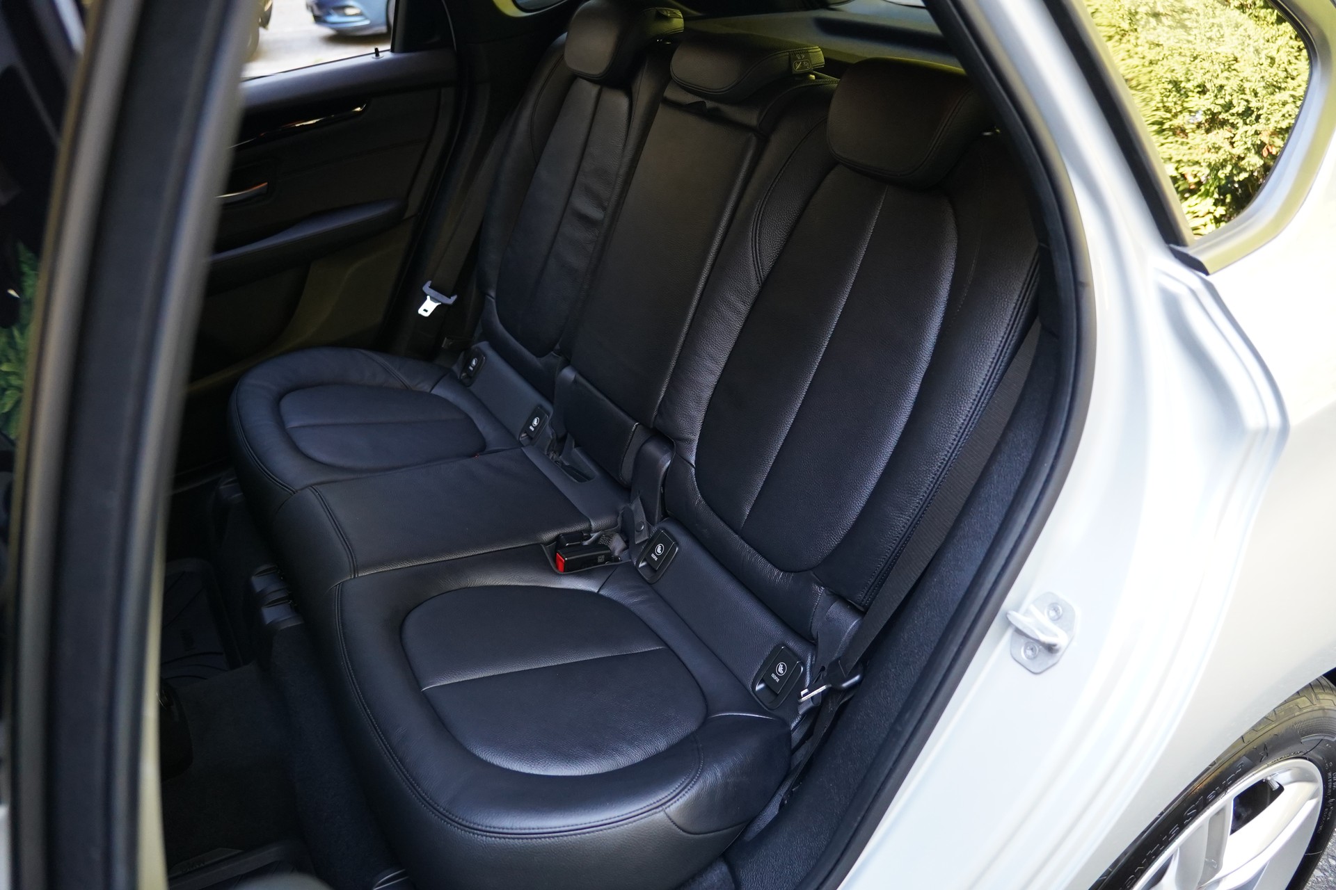 BMW 225i xDrive Active Tourer Steptronic-image-19