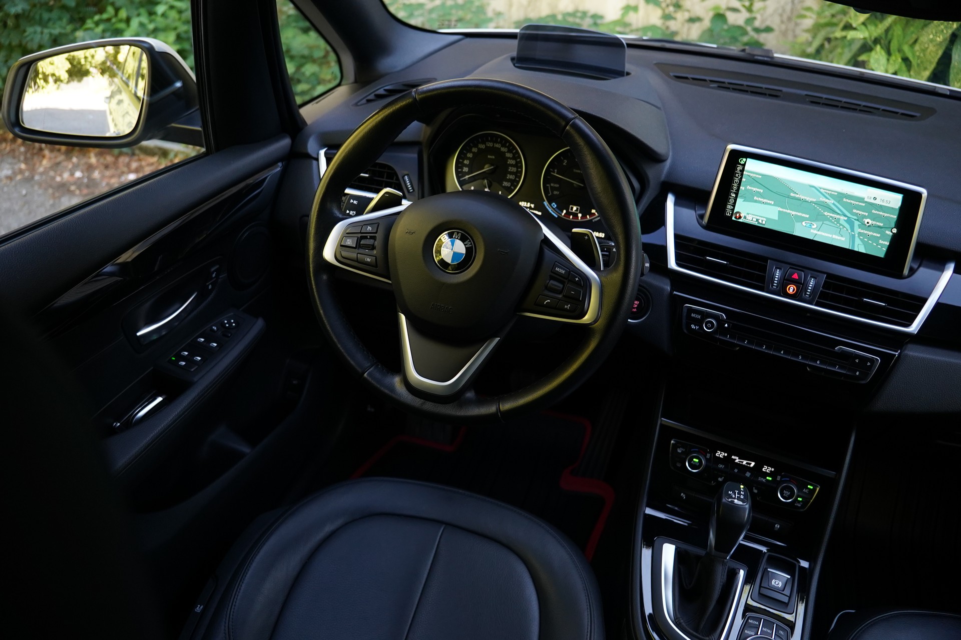 BMW 225i xDrive Active Tourer Steptronic-image-21