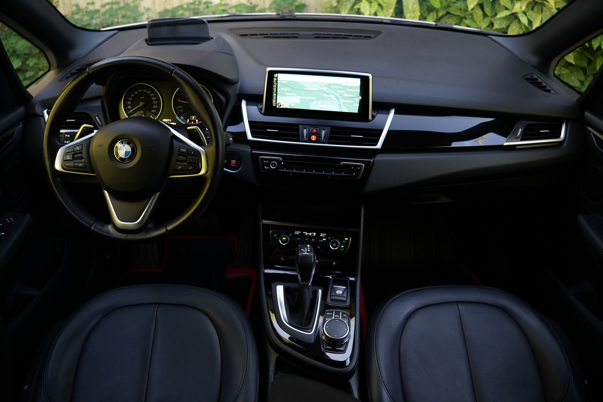 BMW 225i xDrive Active Tourer Steptronic-image-16