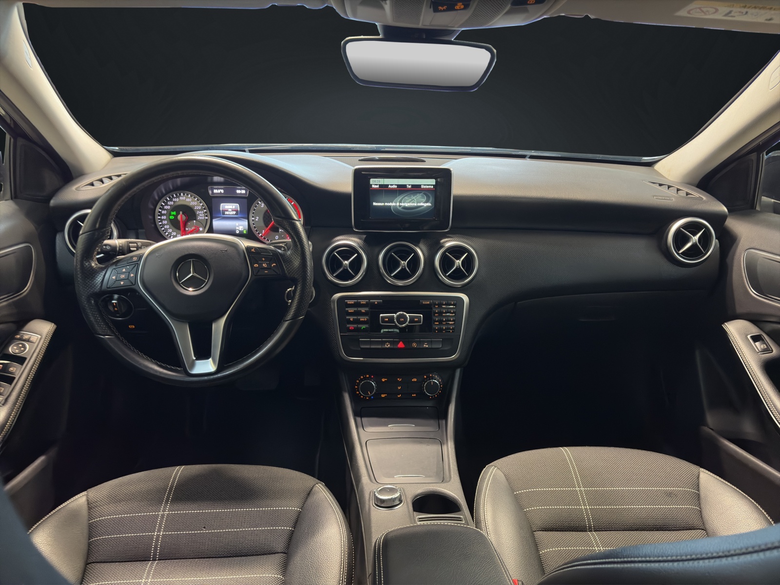 MERCEDES-BENZ A 180 CDI Urban 7G-DCT-image-10