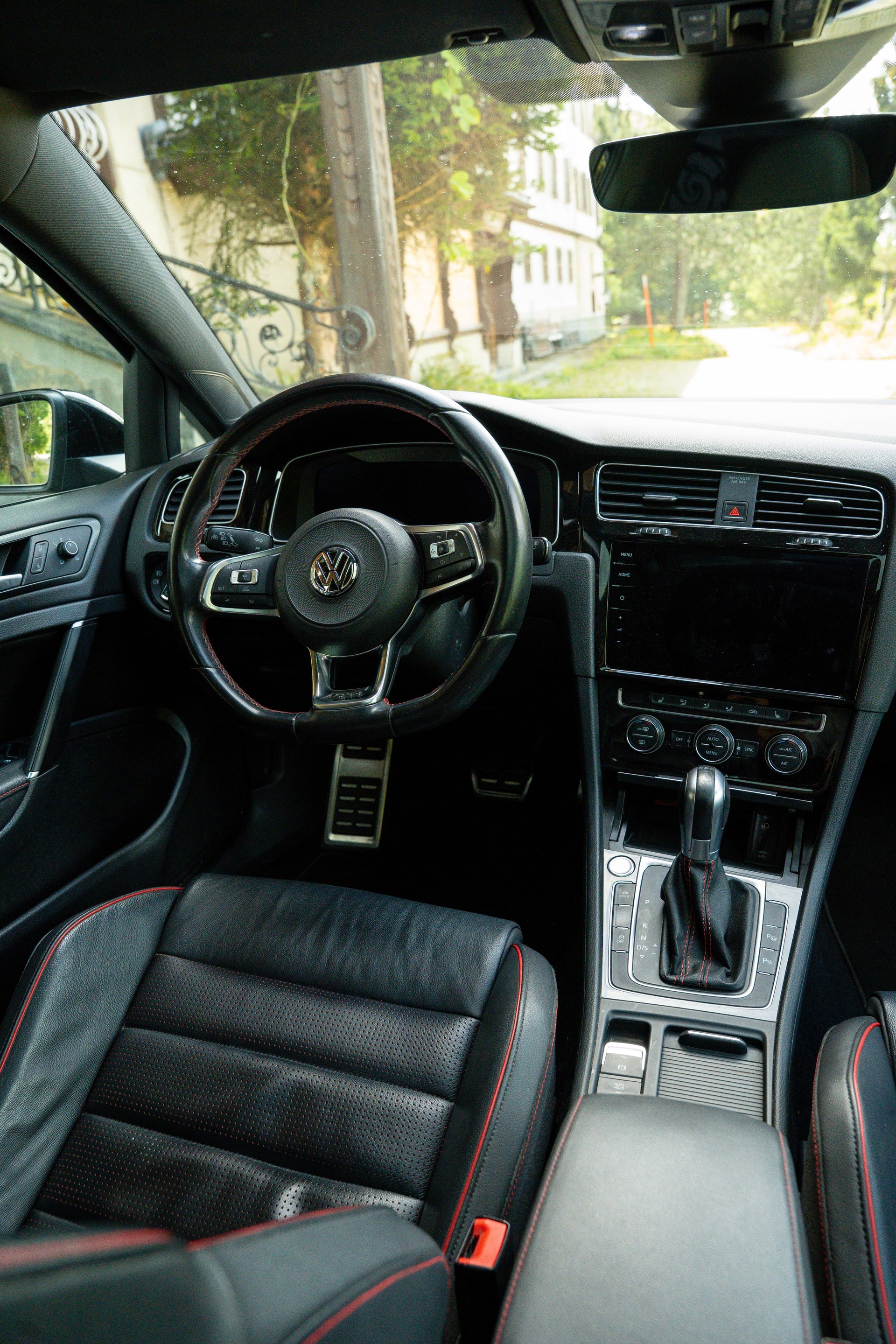 VW 2.0 TSI GTI Performance DSG-image-4