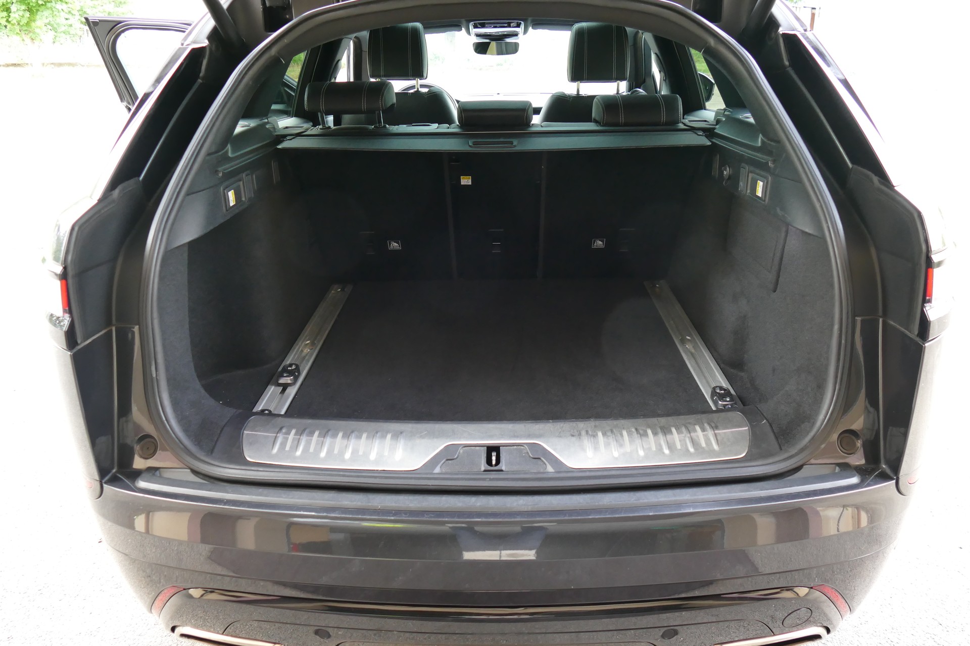 LAND ROVER 3.0 V6 R-Dynamic HSE-image-10