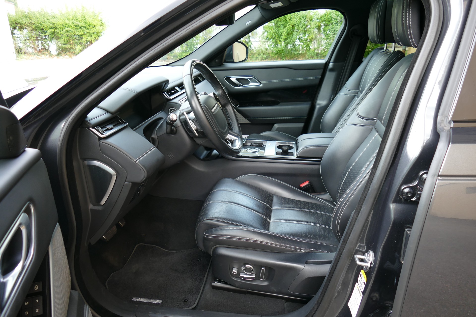 LAND ROVER 3.0 V6 R-Dynamic HSE-image-11