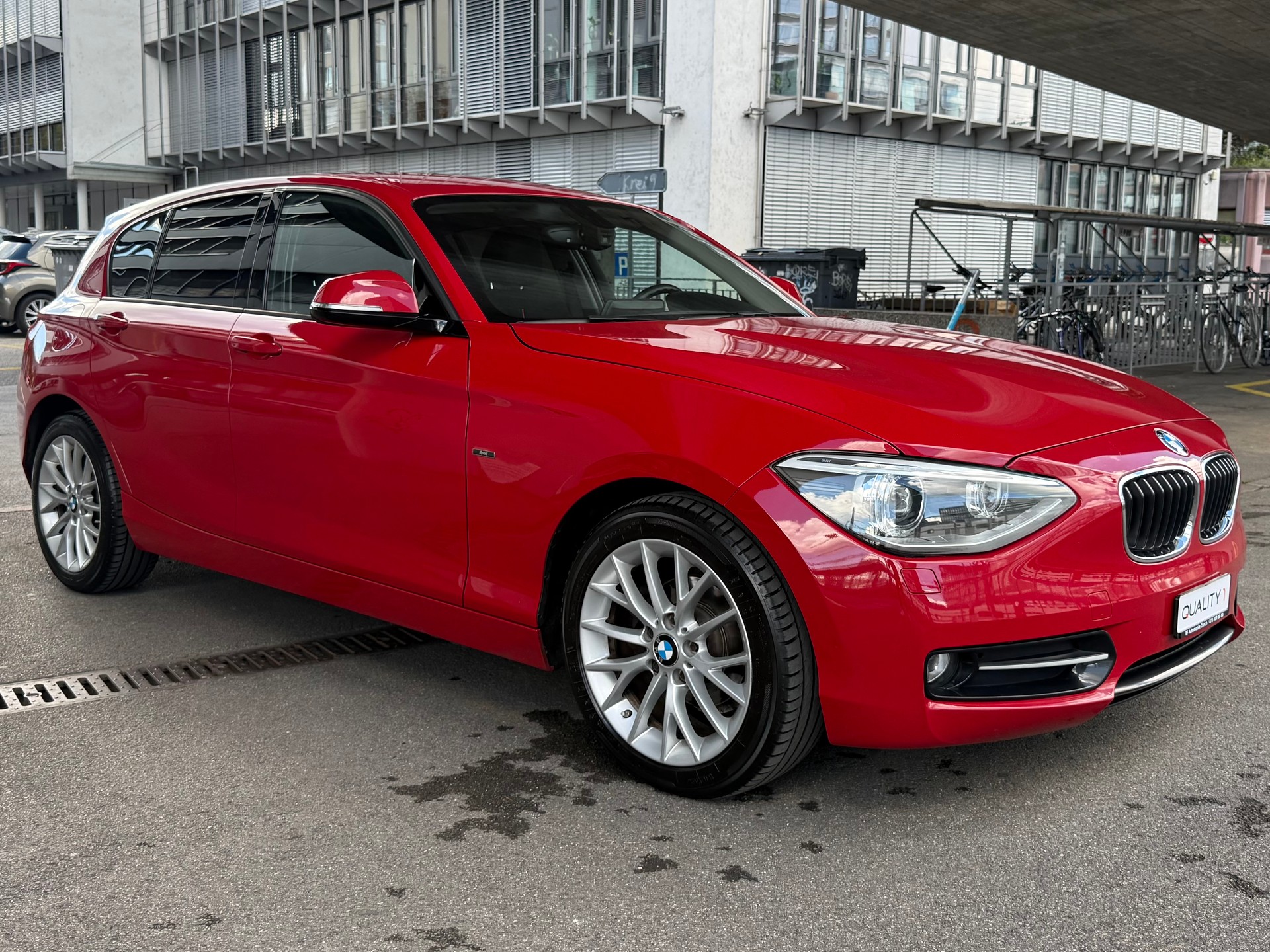 BMW 116i Sport Line-image-0
