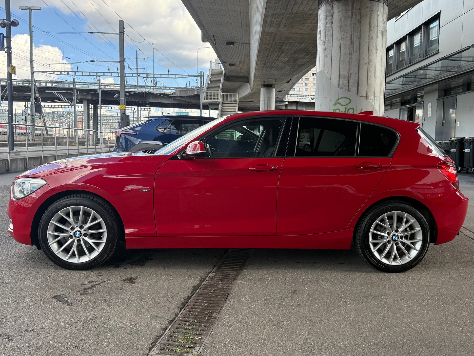 BMW 116i Sport Line-image-4