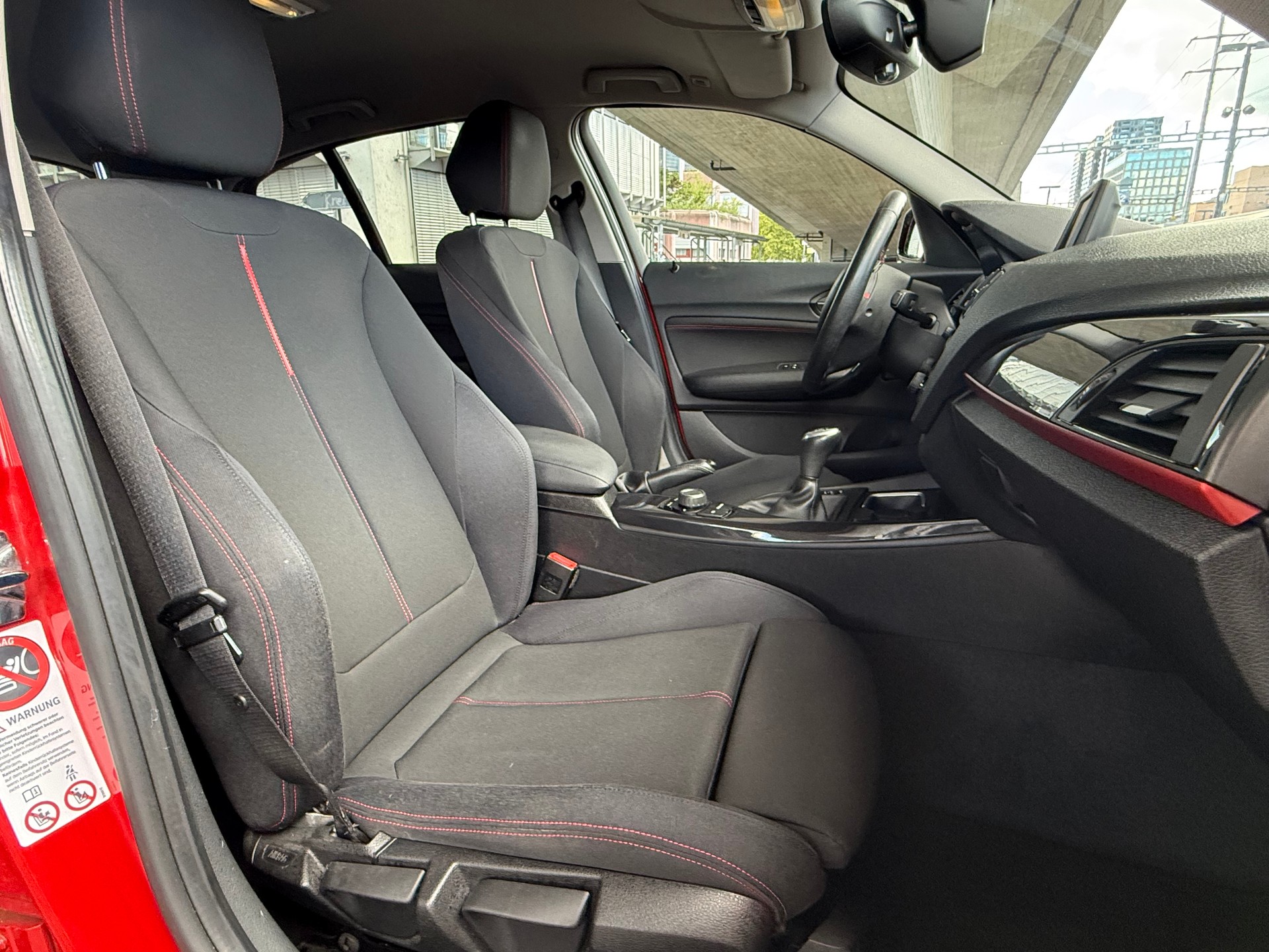 BMW 116i Sport Line-image-11