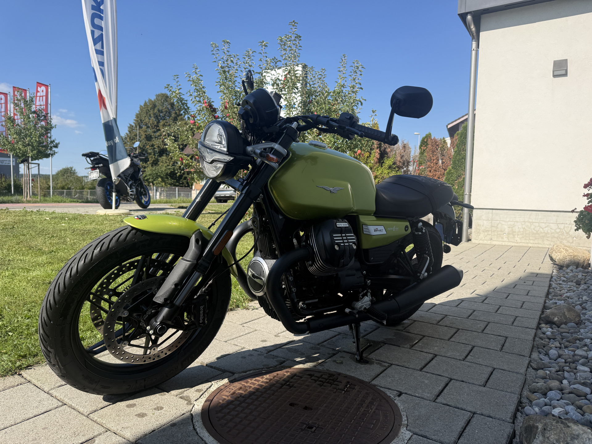MOTO GUZZI V7 850 Sport-showroom-element-3