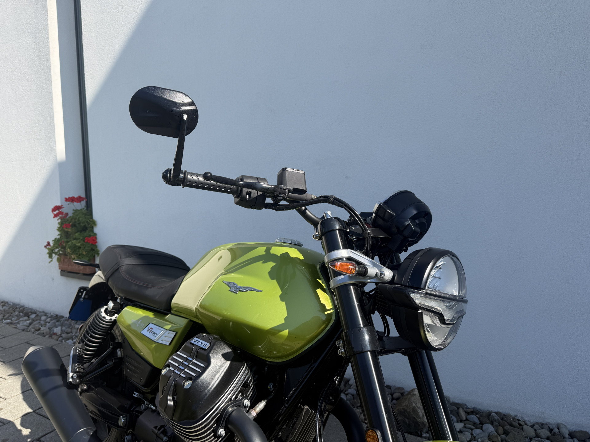 MOTO GUZZI V7 850 Sport-showroom-element-2