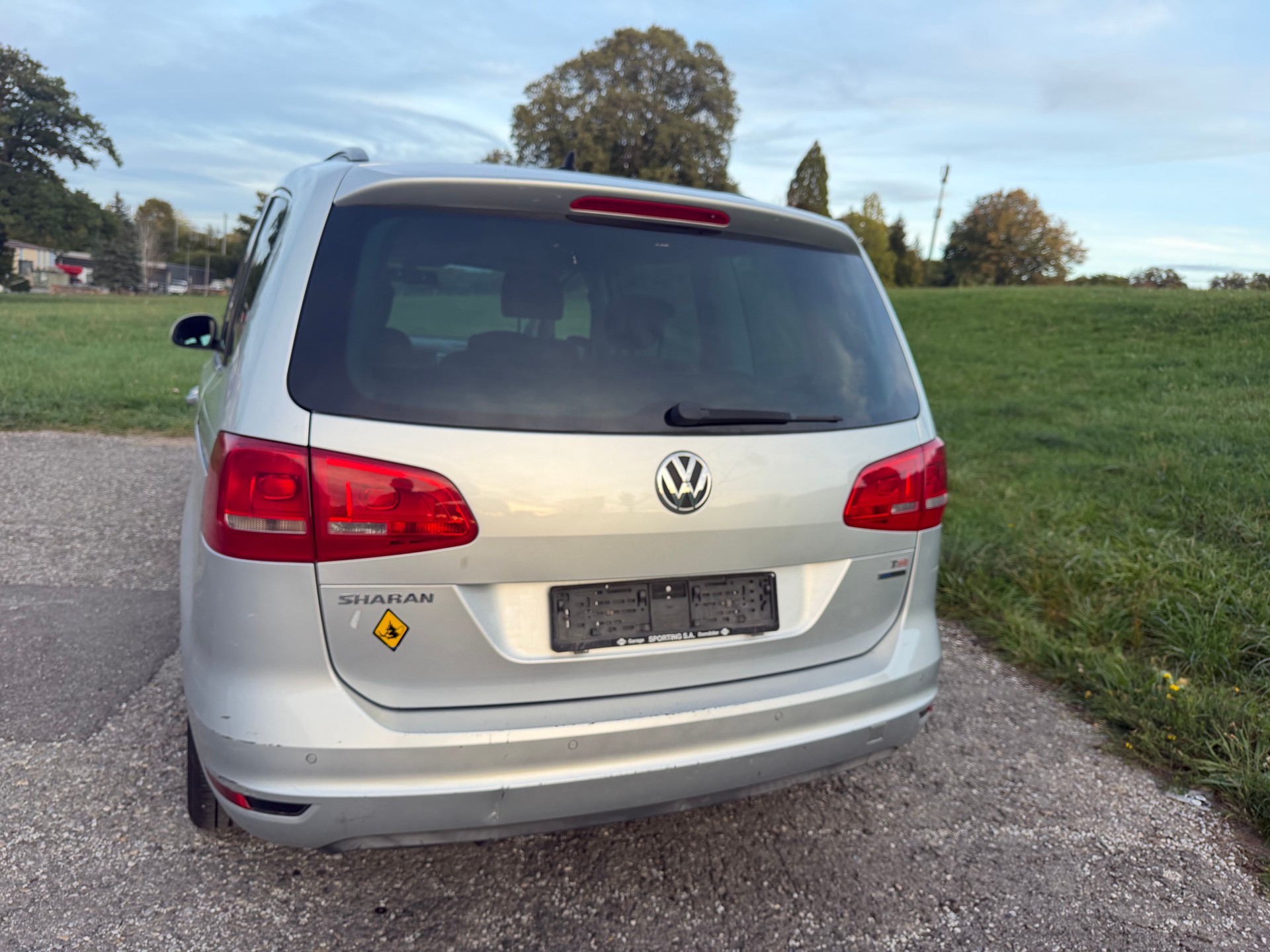 VW Sharan 1.4 TSI BlueMotion Technology Trendline-image-2
