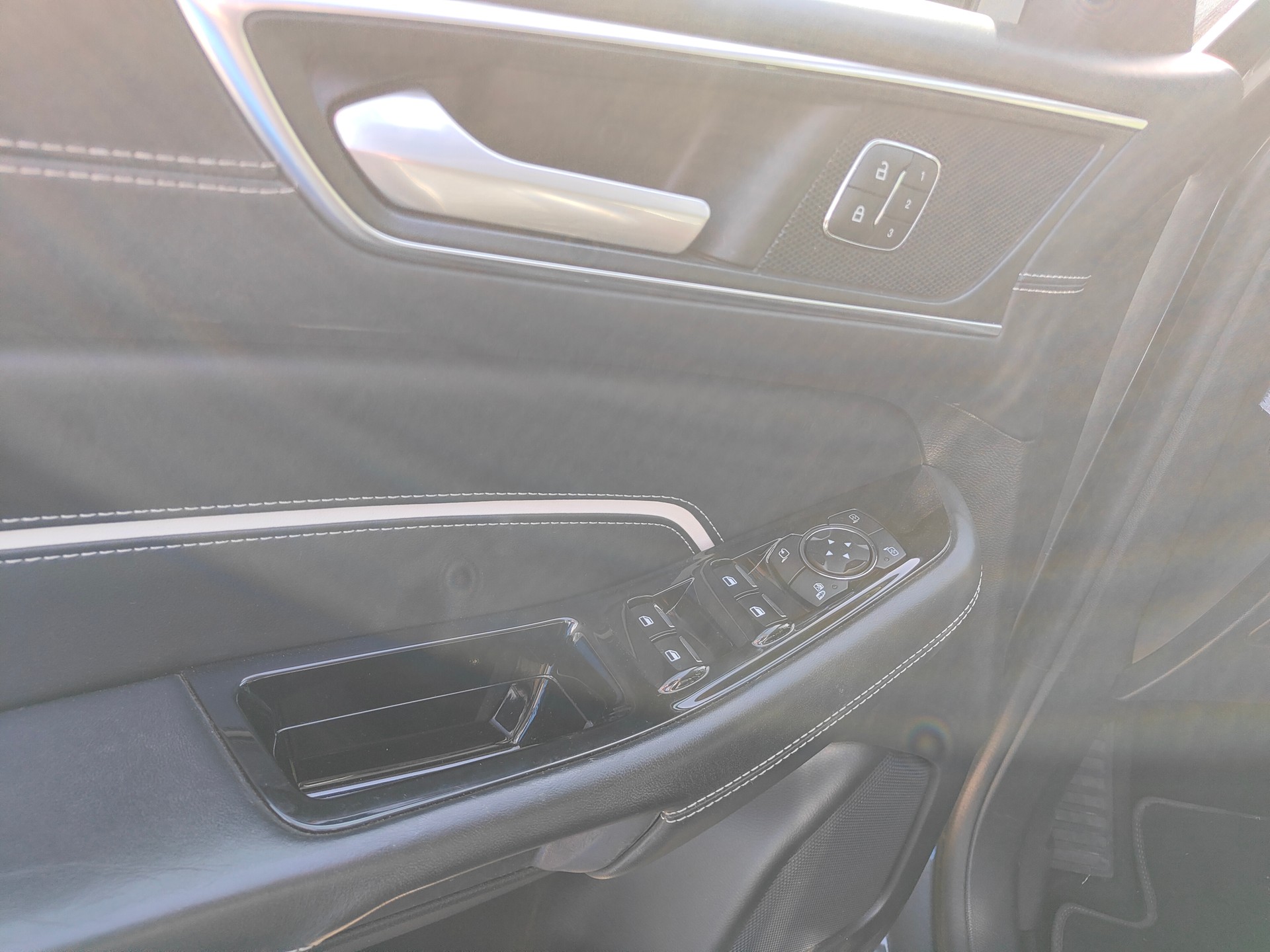 FORD S-Max 2.0 TDCi Vignale AWD Automatic-image-9