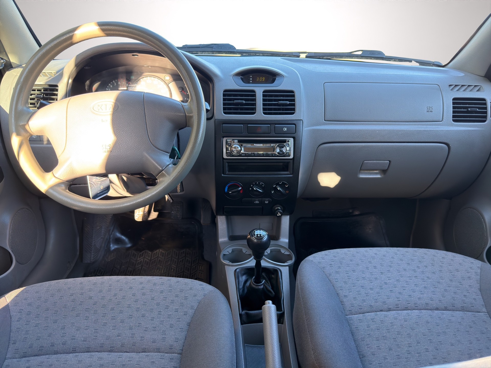 KIA Rio 1.3 LS-image-12