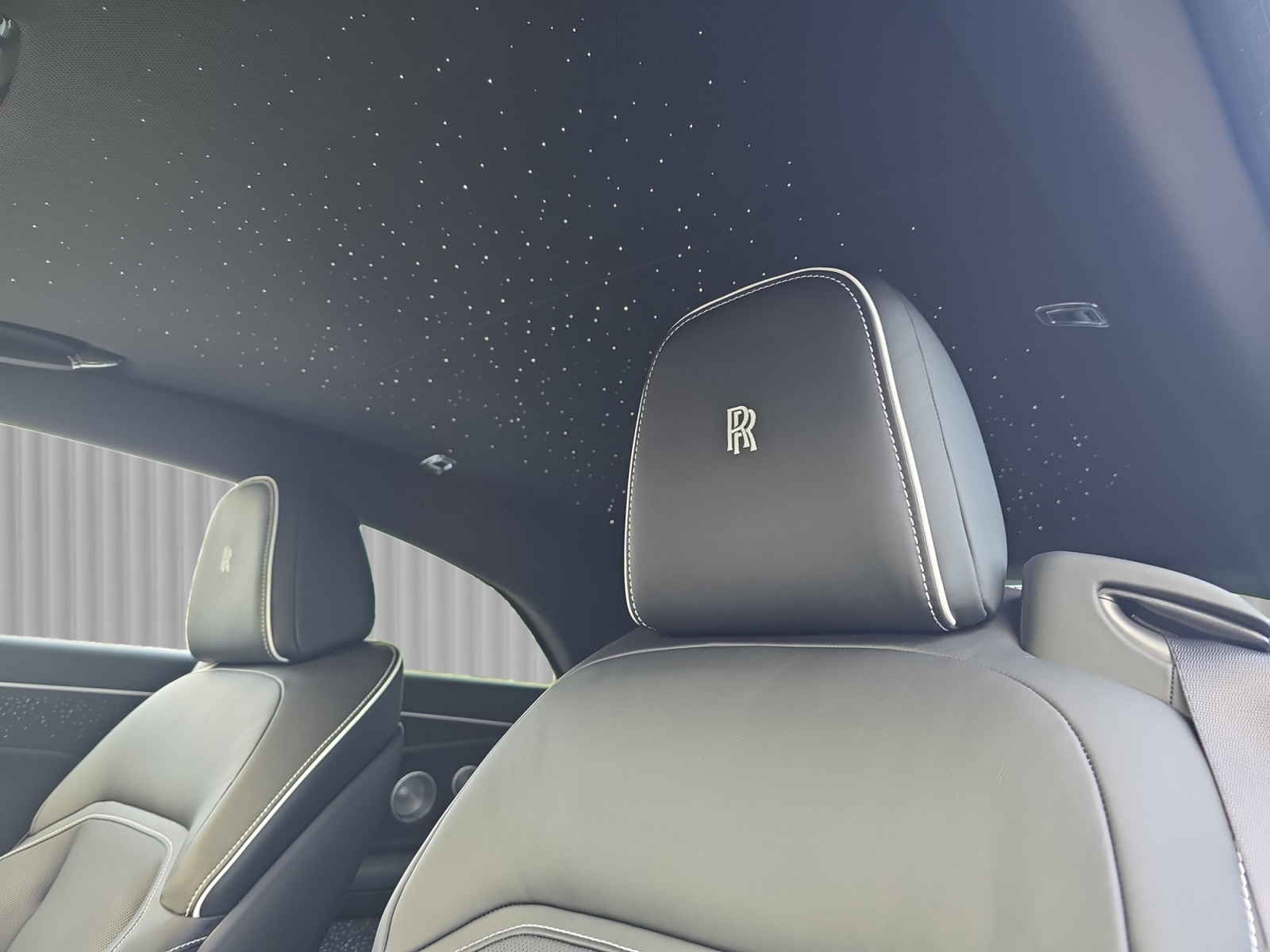 ROLLS-ROYCE Spectre - Black Badge-image-13
