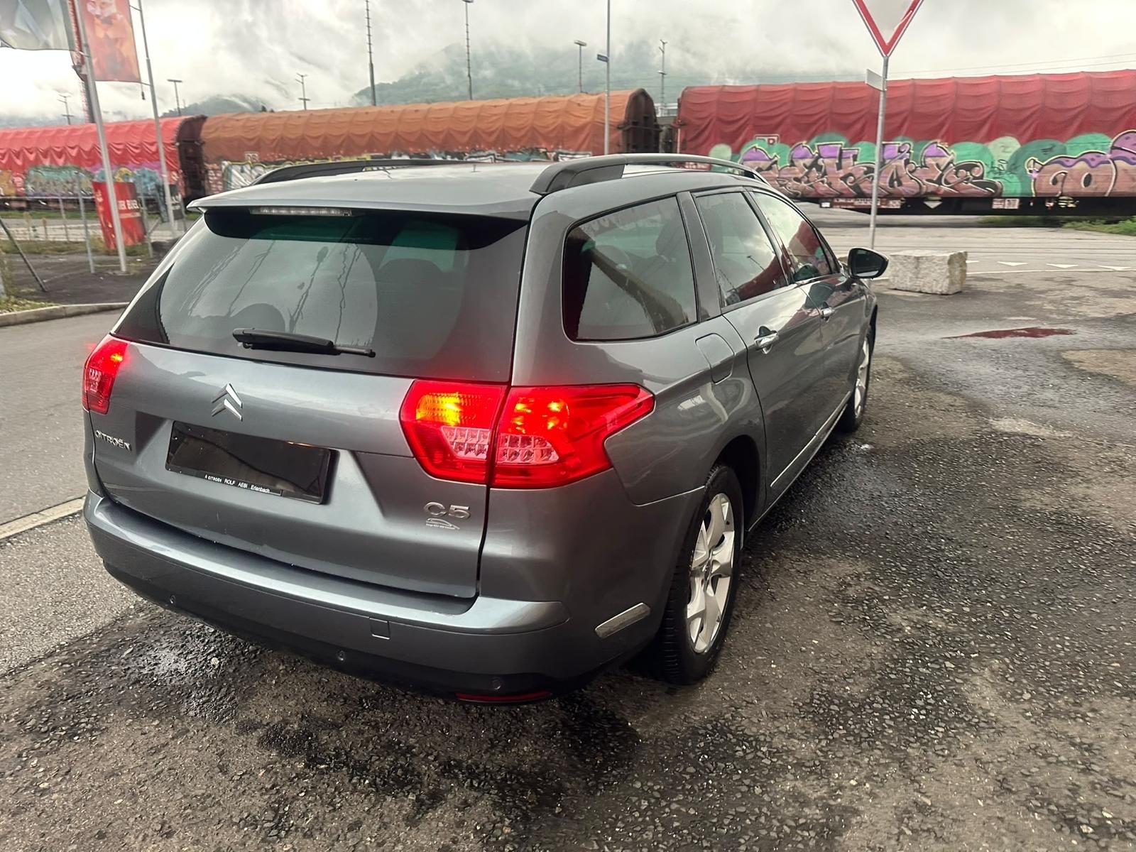 CITROEN C5 Tourer 2.0 HDi Dynamique+ Automatic-image-7