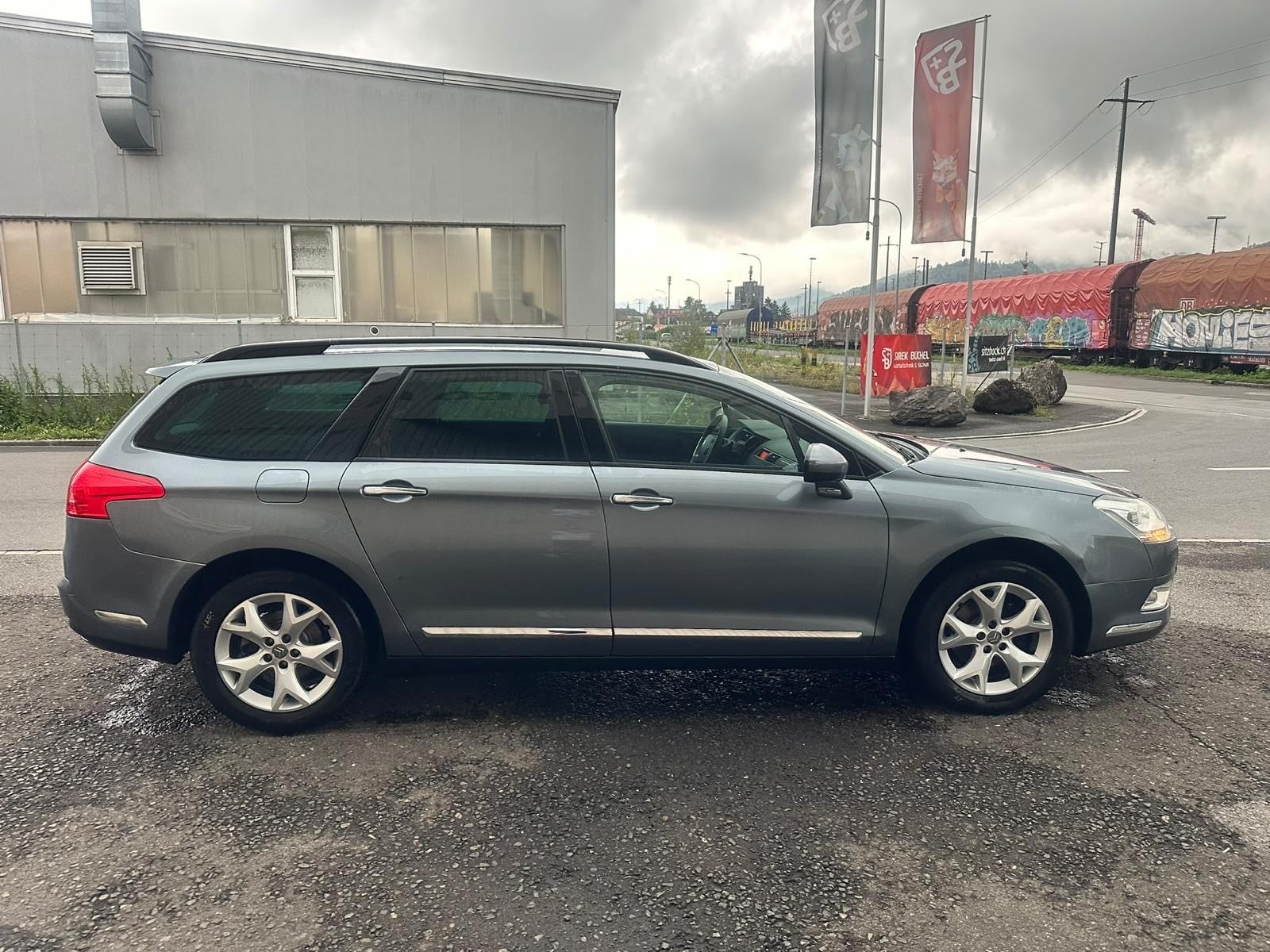 CITROEN C5 Tourer 2.0 HDi Dynamique+ Automatic-image-8