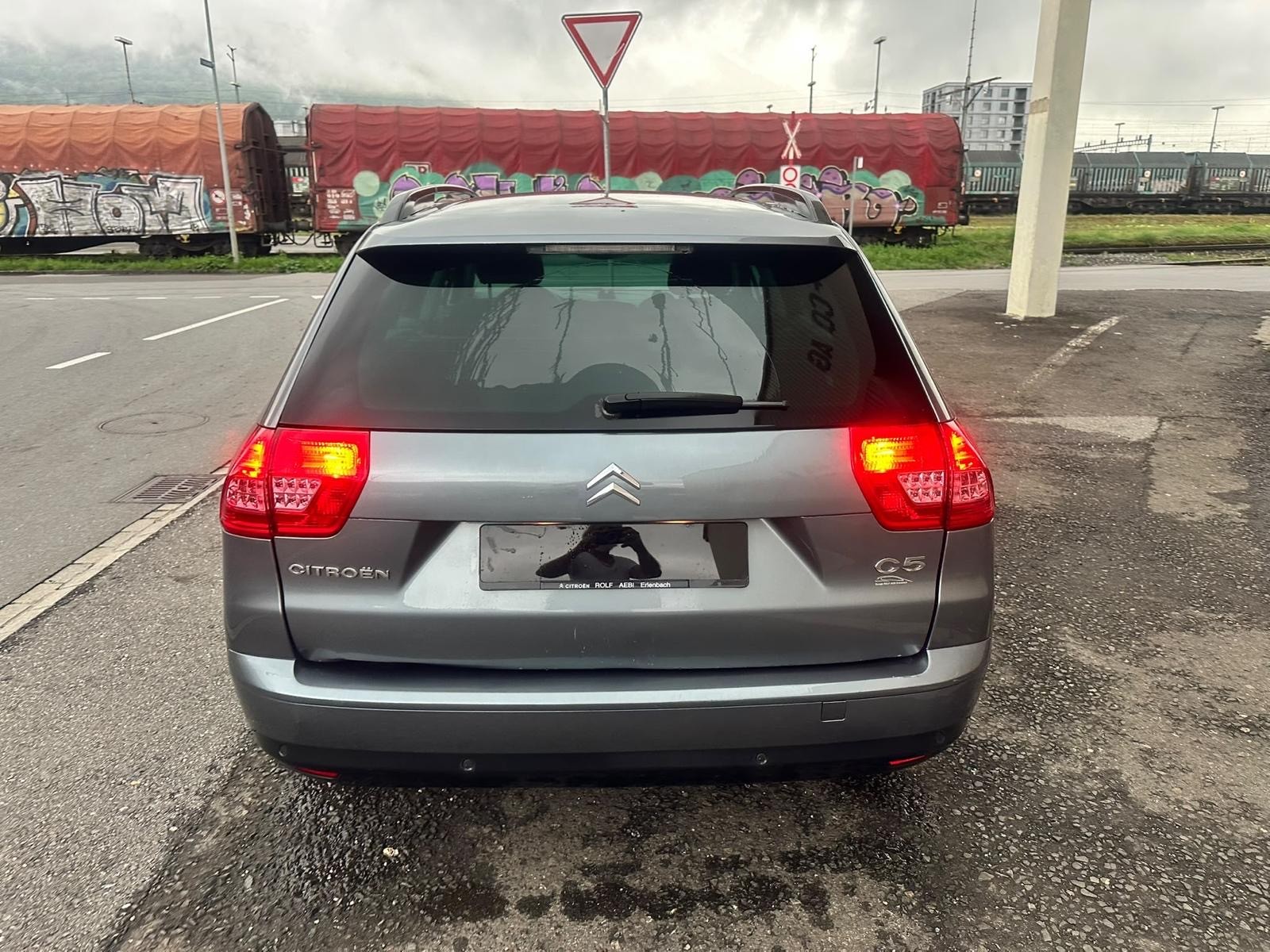 CITROEN C5 Tourer 2.0 HDi Dynamique+ Automatic-image-5