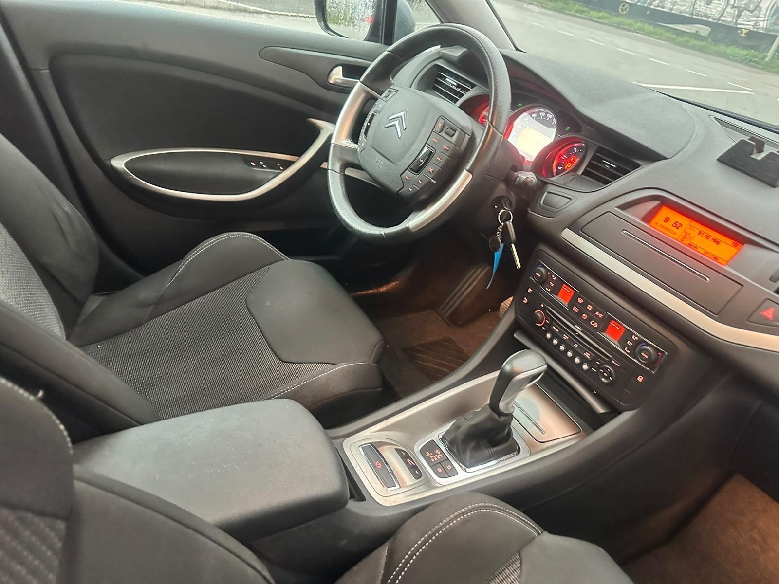 CITROEN C5 Tourer 2.0 HDi Dynamique+ Automatic-image-15