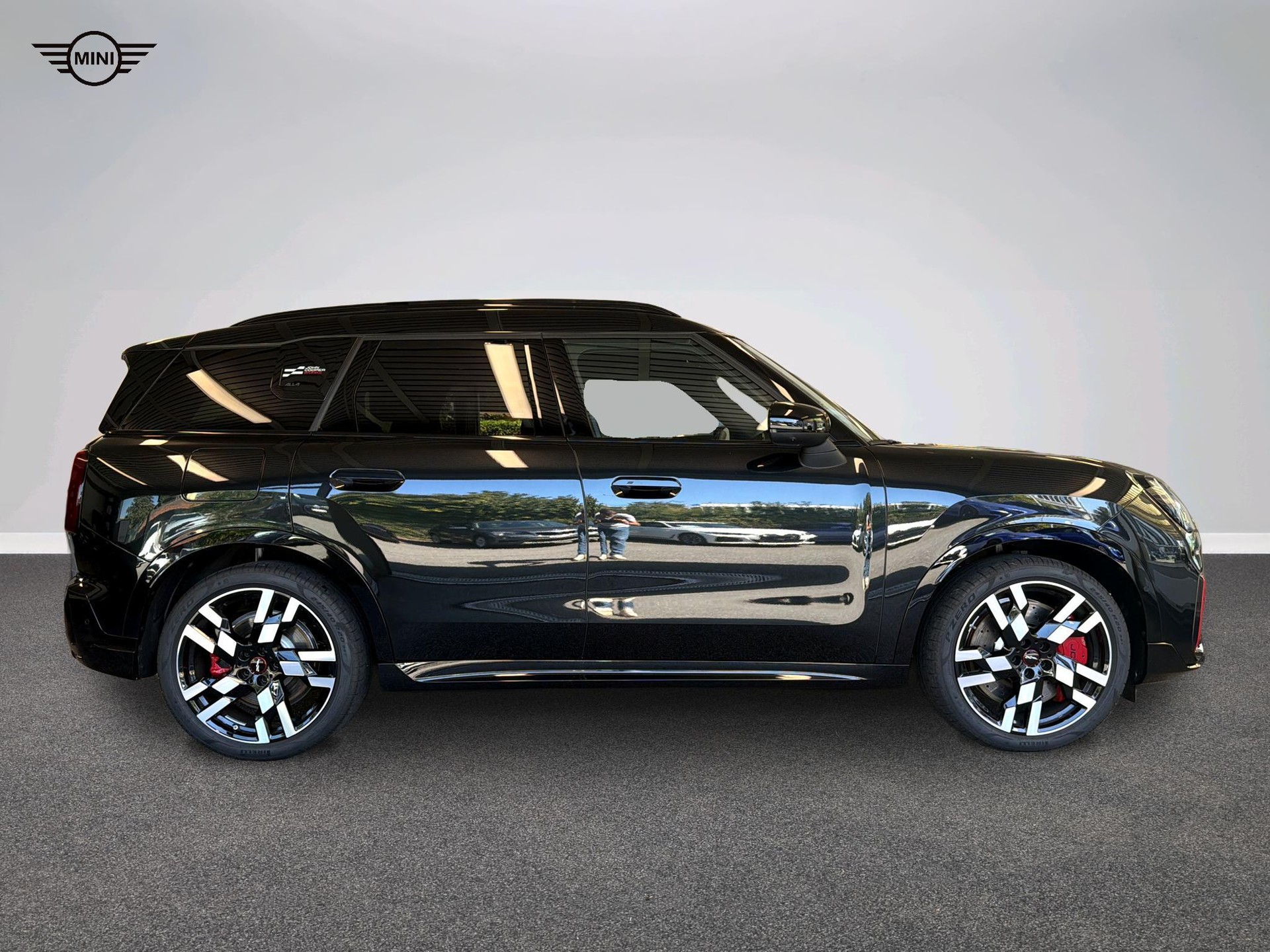 MINI John Cooper Works Countryman ALL4-image-2