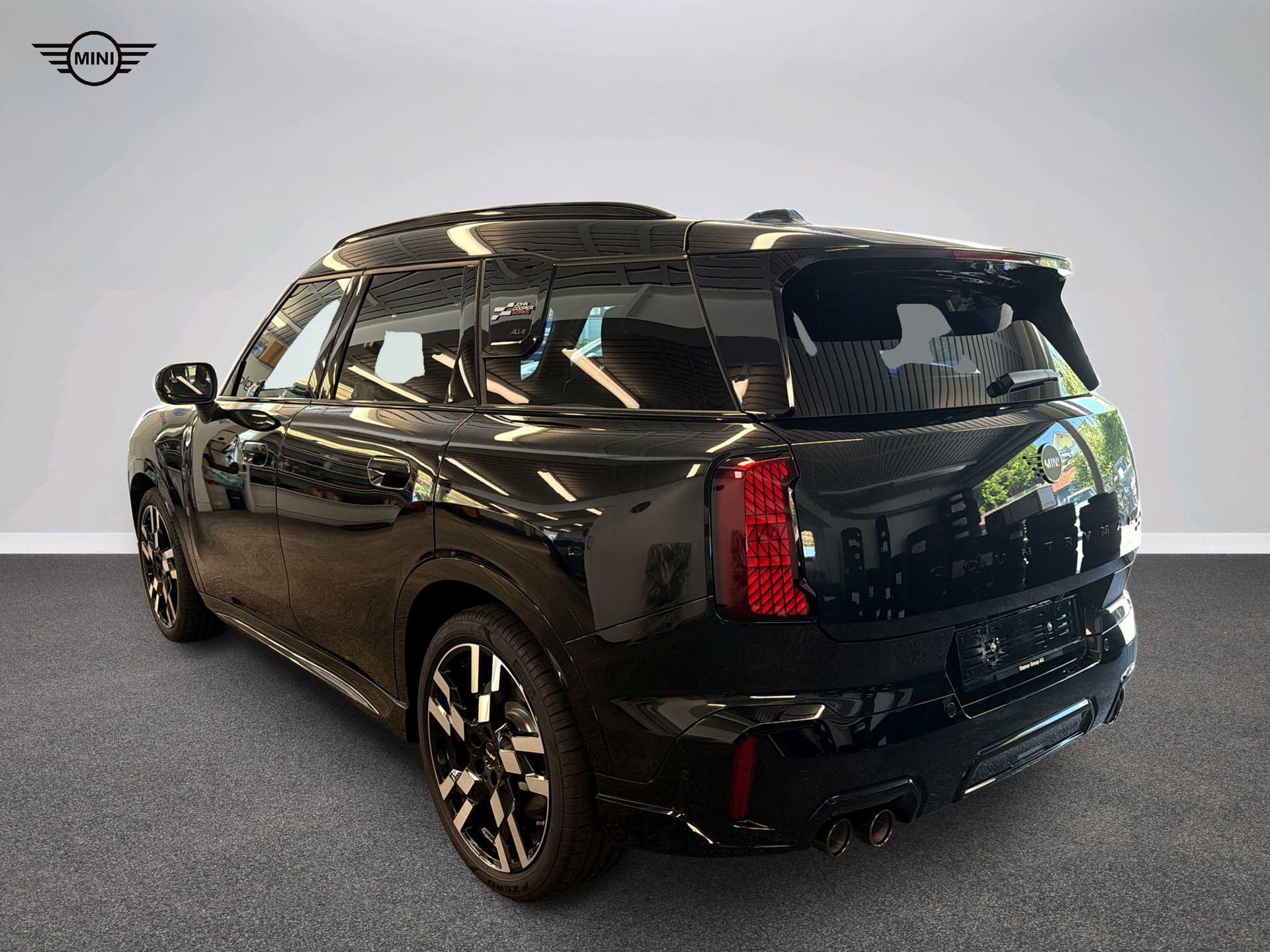 MINI John Cooper Works Countryman ALL4-image-3