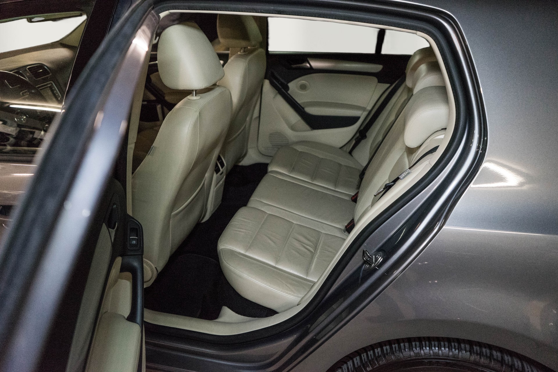 VW Golf VI 1.4 TSI Highline DSG STANDHEIZUNG & AHK-image-11