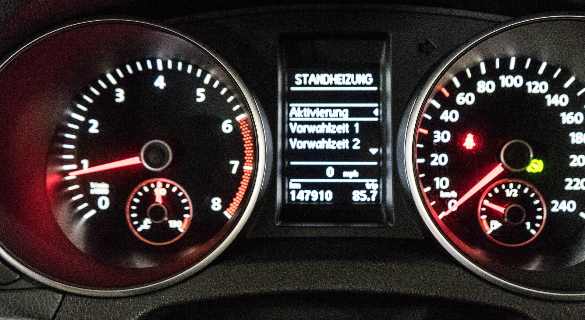 VW Golf VI 1.4 TSI Highline DSG STANDHEIZUNG & AHK-image-28