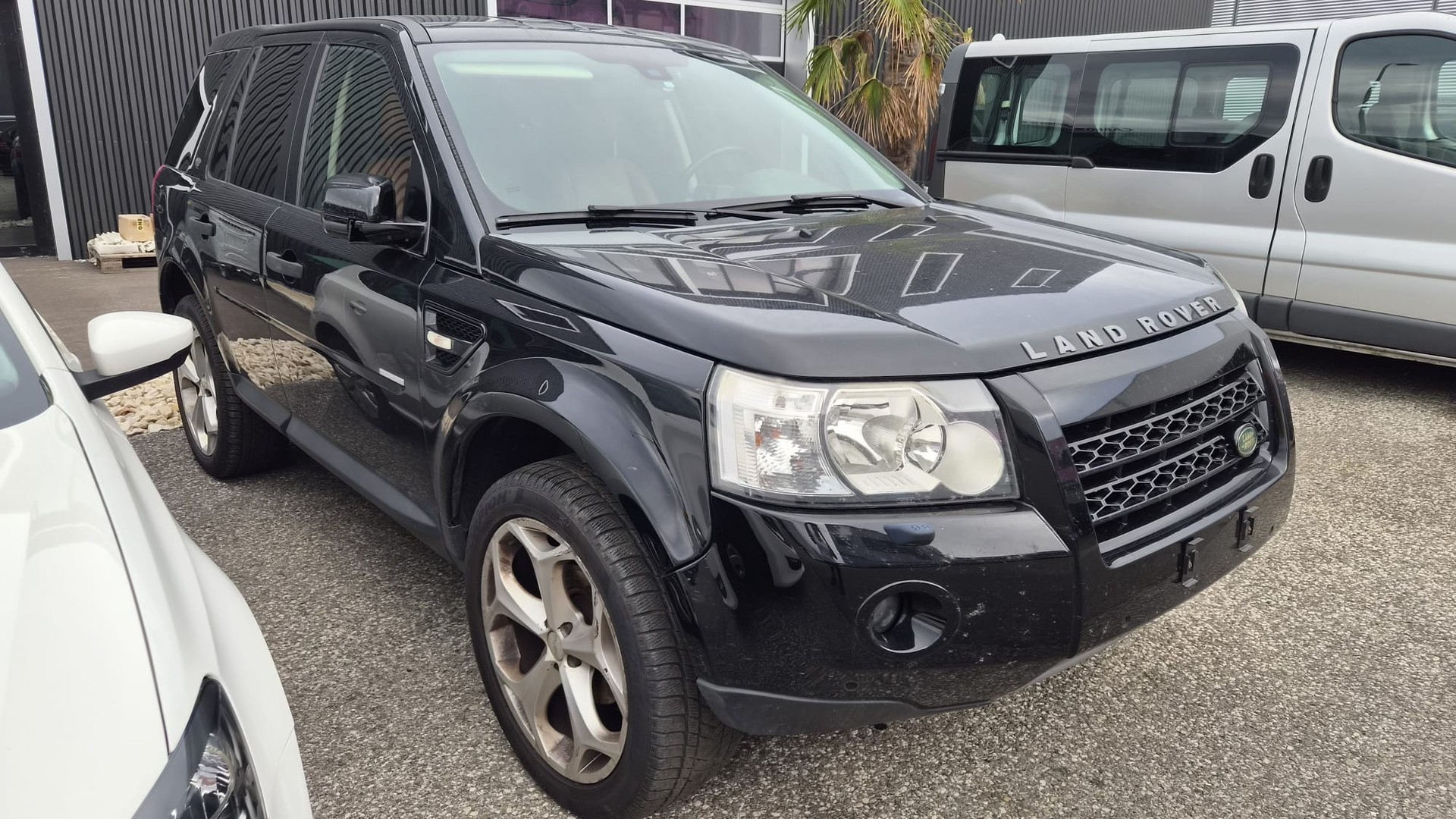 LAND ROVER Freelander 2.2 TD4 E Automatic-image-6
