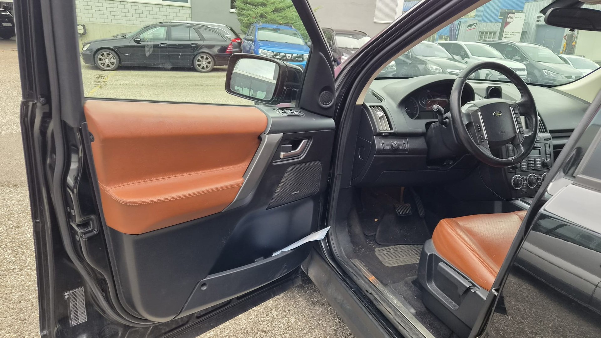 LAND ROVER Freelander 2.2 TD4 E Automatic-image-5