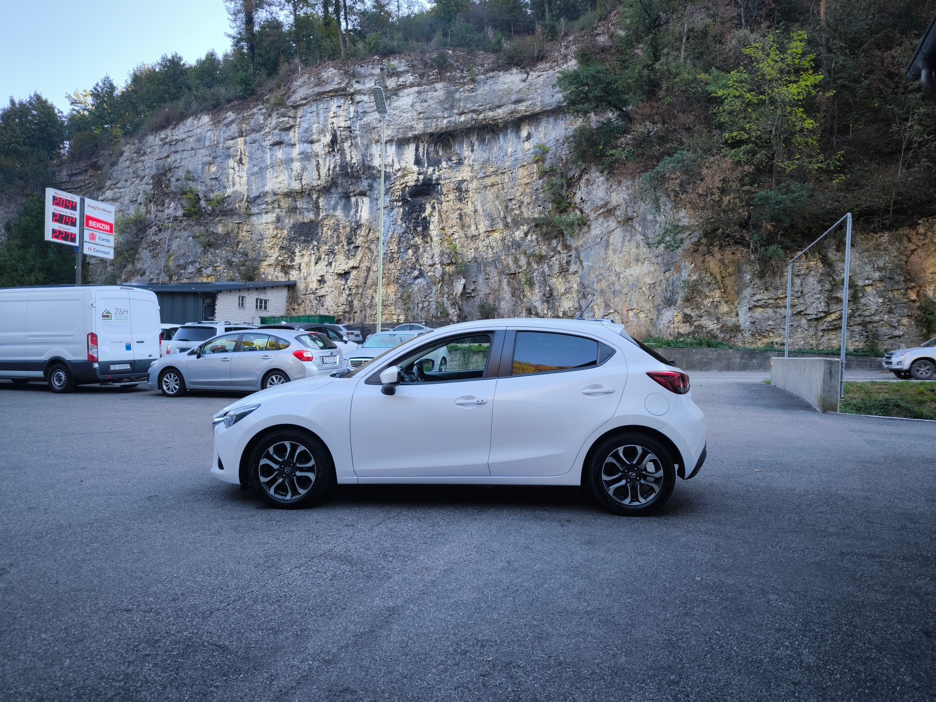 MAZDA 2 1.5i 16V Skyactiv-G Revolution Drive-image-9
