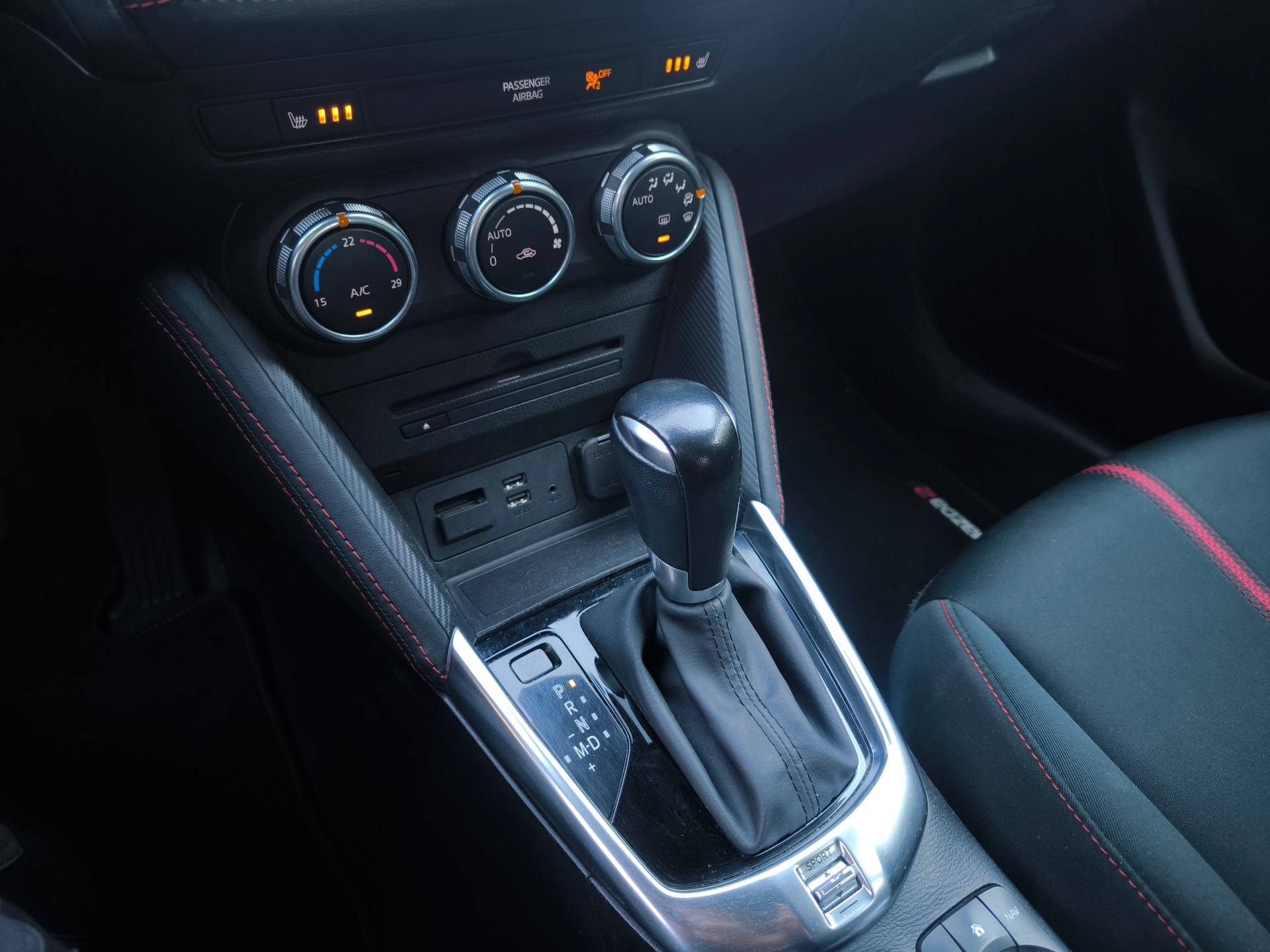 MAZDA 2 1.5i 16V Skyactiv-G Revolution Drive-image-23