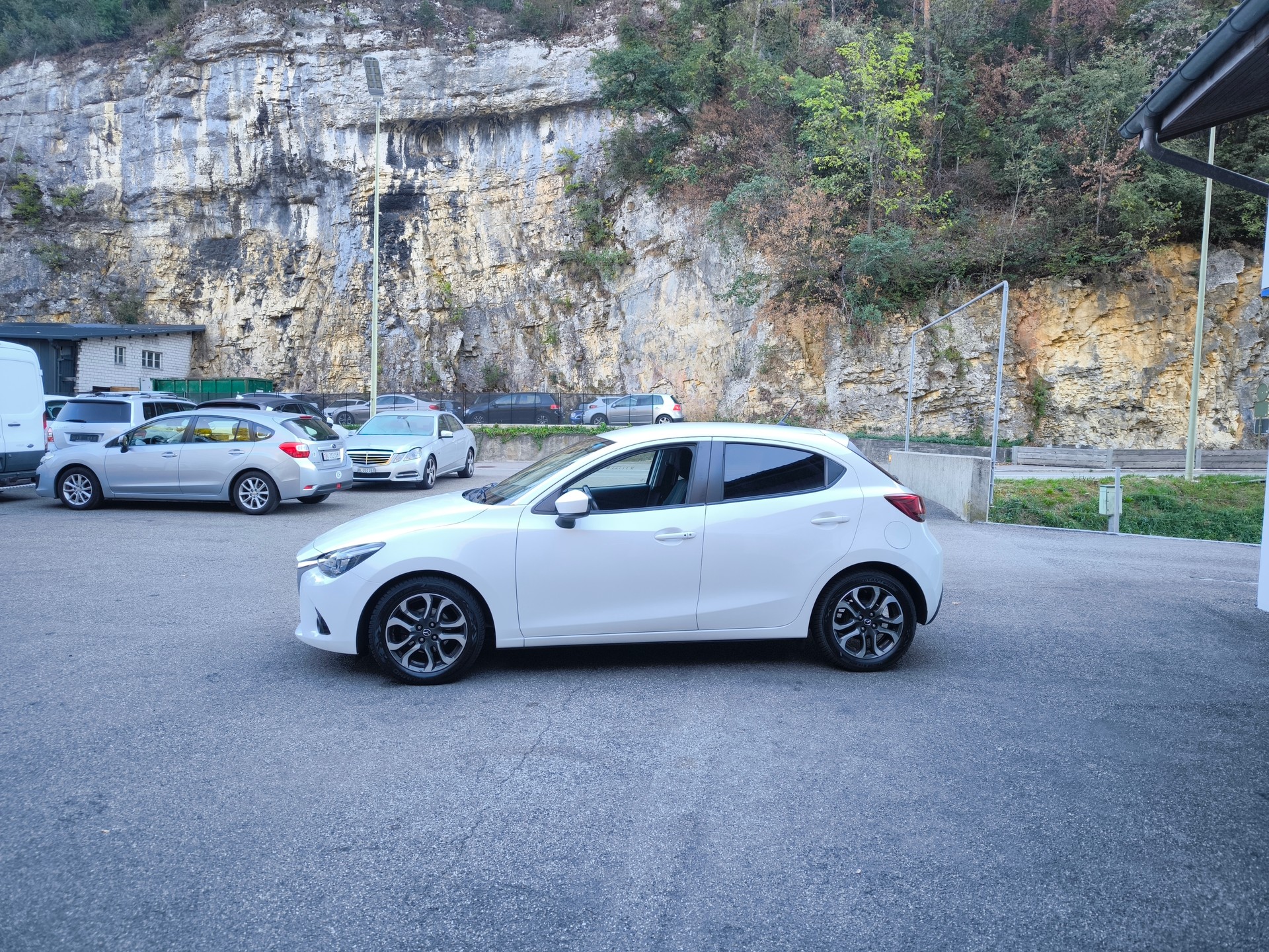MAZDA 2 1.5i 16V Skyactiv-G Revolution Drive-image-8