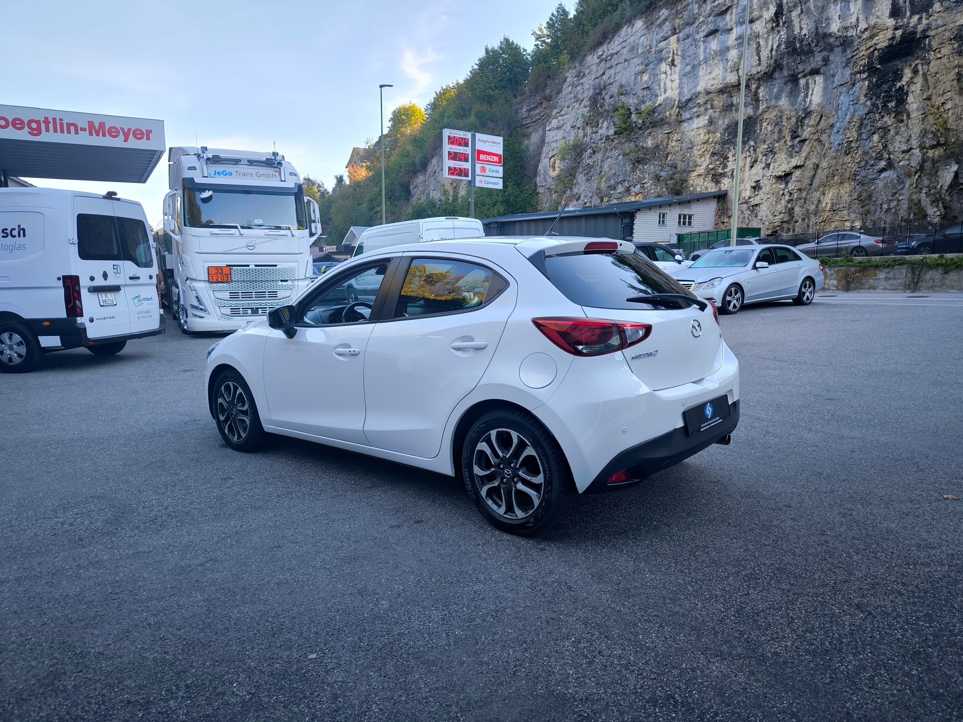 MAZDA 2 1.5i 16V Skyactiv-G Revolution Drive-image-10