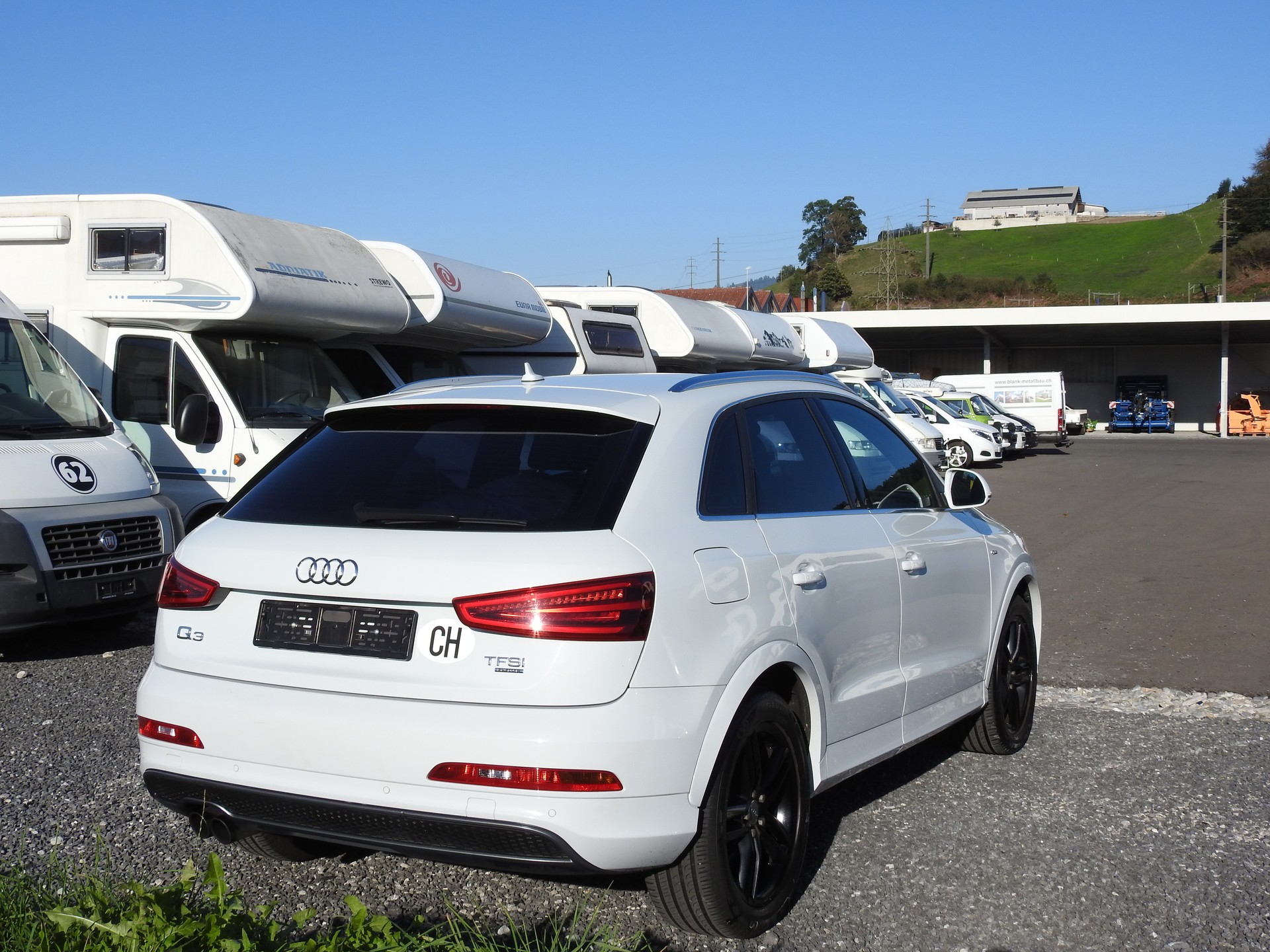 AUDI Q3 2.0 TFSI quattro S-tronic S-Line-image-5