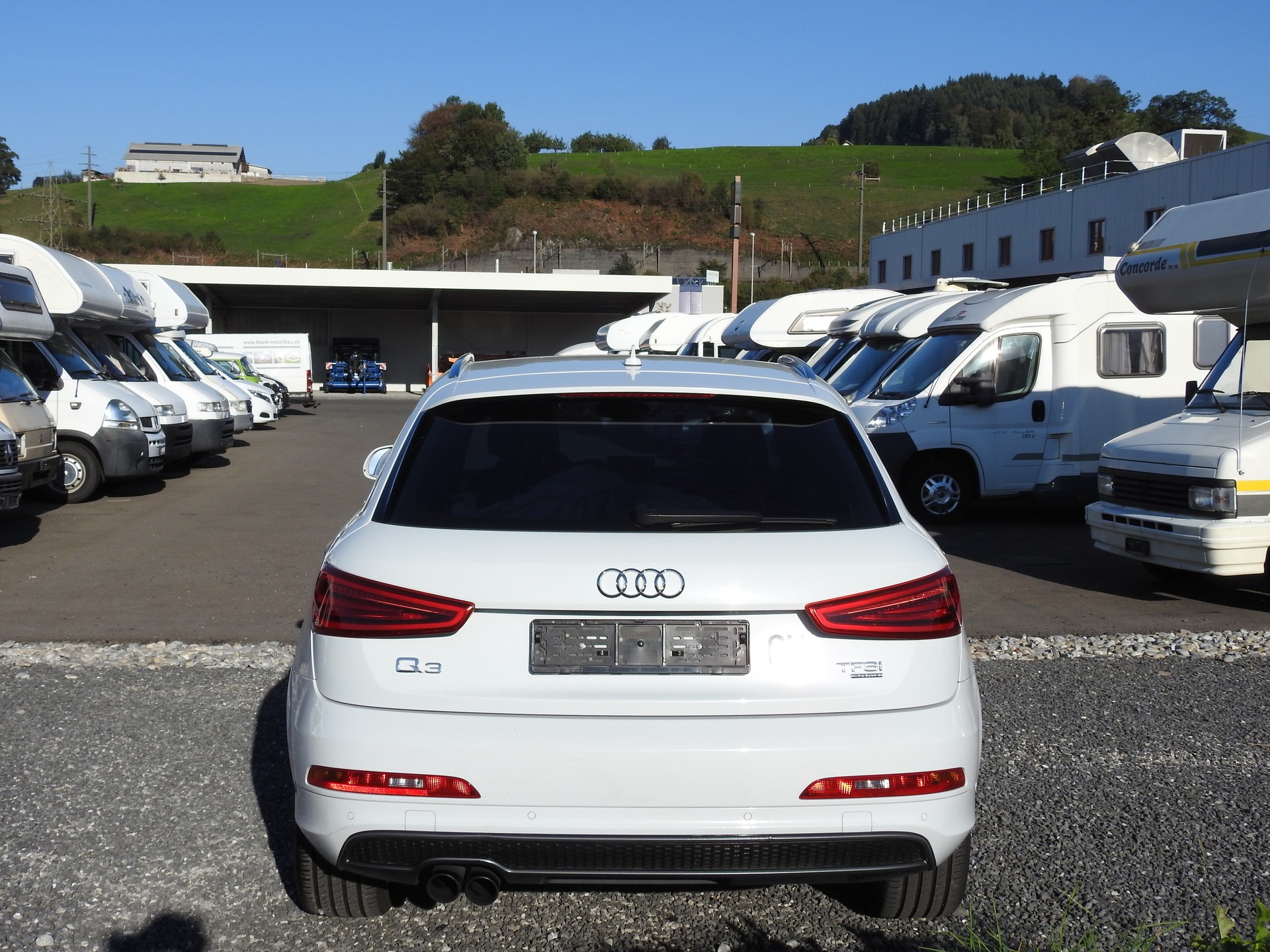 AUDI Q3 2.0 TFSI quattro S-tronic S-Line-image-4
