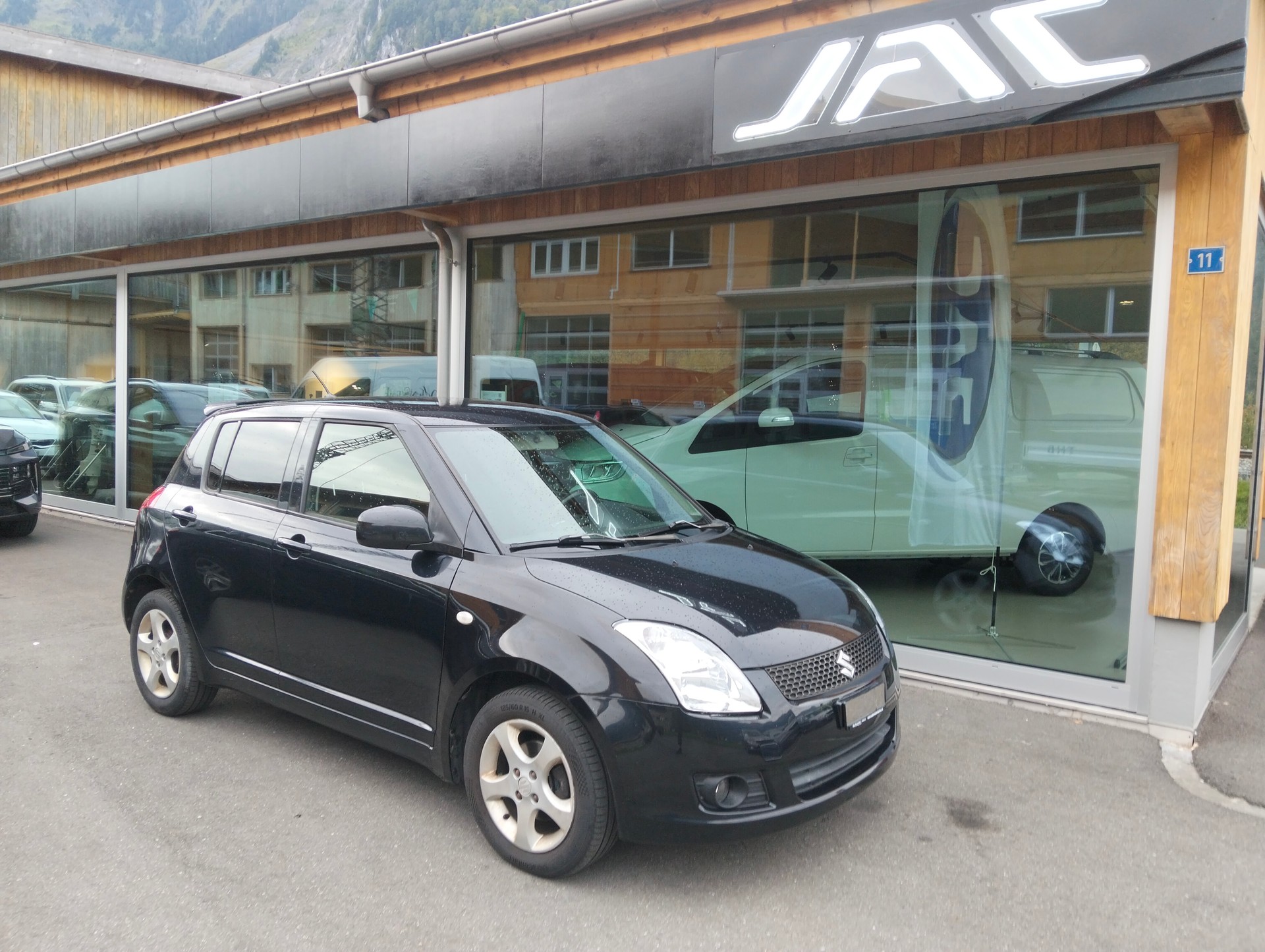 SUZUKI Swift 1.3i 16V GL Top 4x4-image-0